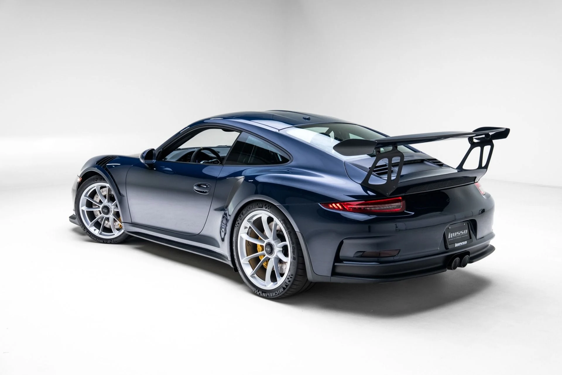 mph055_1848043433_Used_2016_Porsche_911_GT_3_RS_1774462807_1fb90618ab