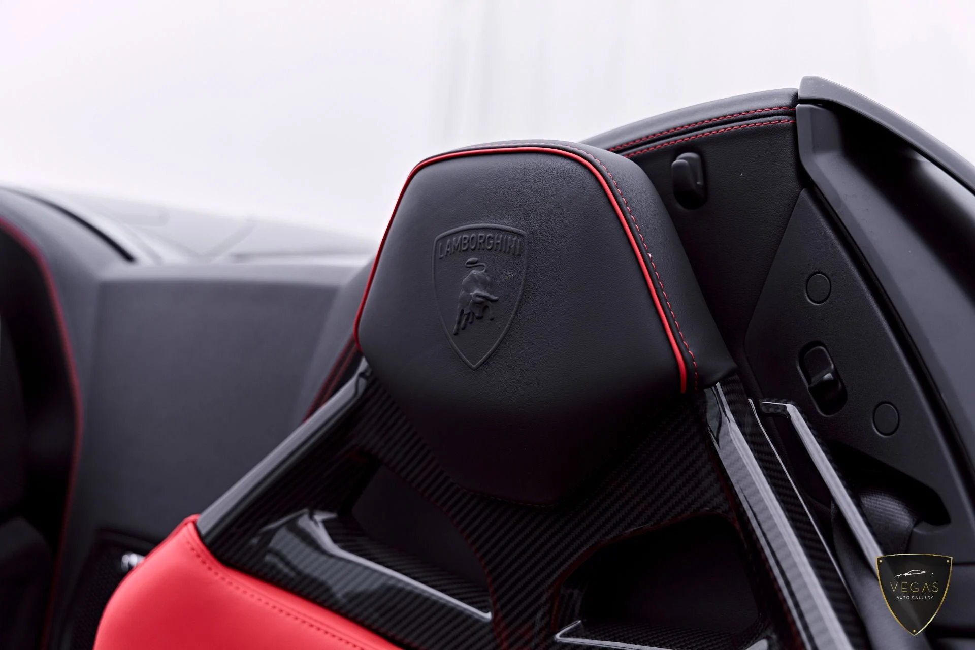 mph055_1851527639_Used_2024_Lamborghini_Huracan_EVO_Base_1783505164_c3a7fe7e9b