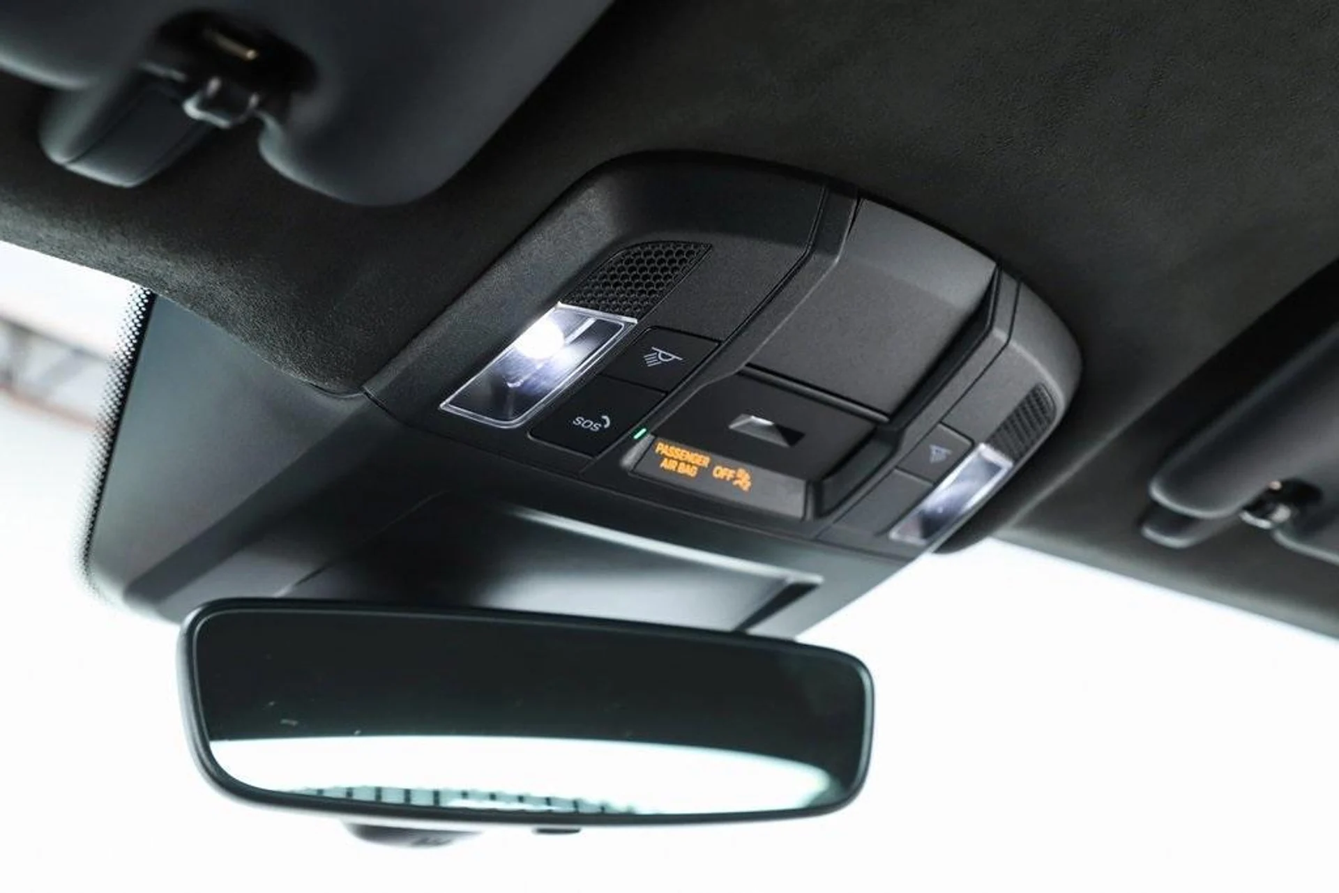 mph055_1863455872_m_Sdd5tqek_Jx_ZV_Mk_W_Ue_Tn7r_K_Favo_645fac17ae