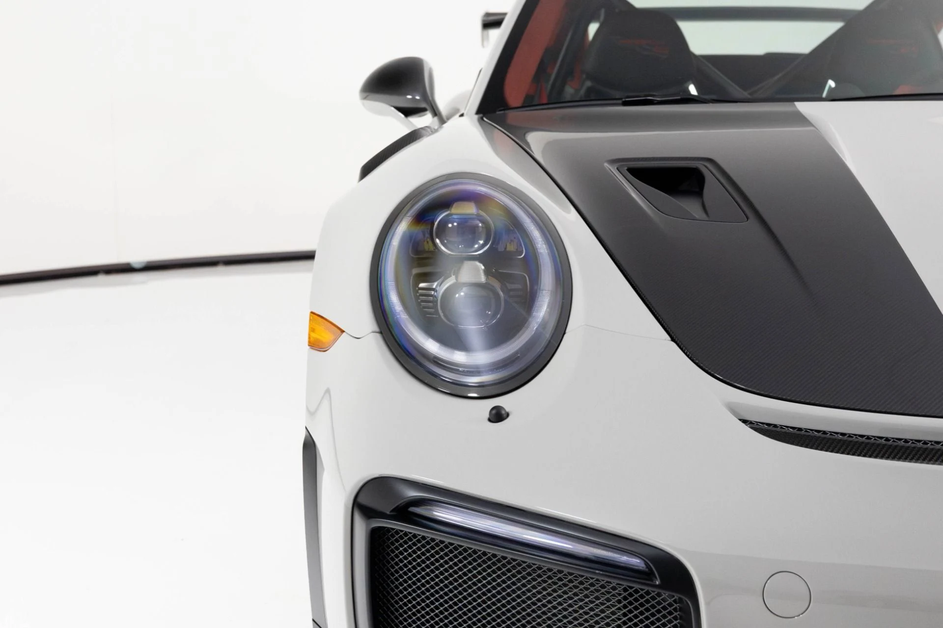 mph055_186531047_Used_2018_Porsche_911_GT_2_RS_1762984501_9d862f6f51