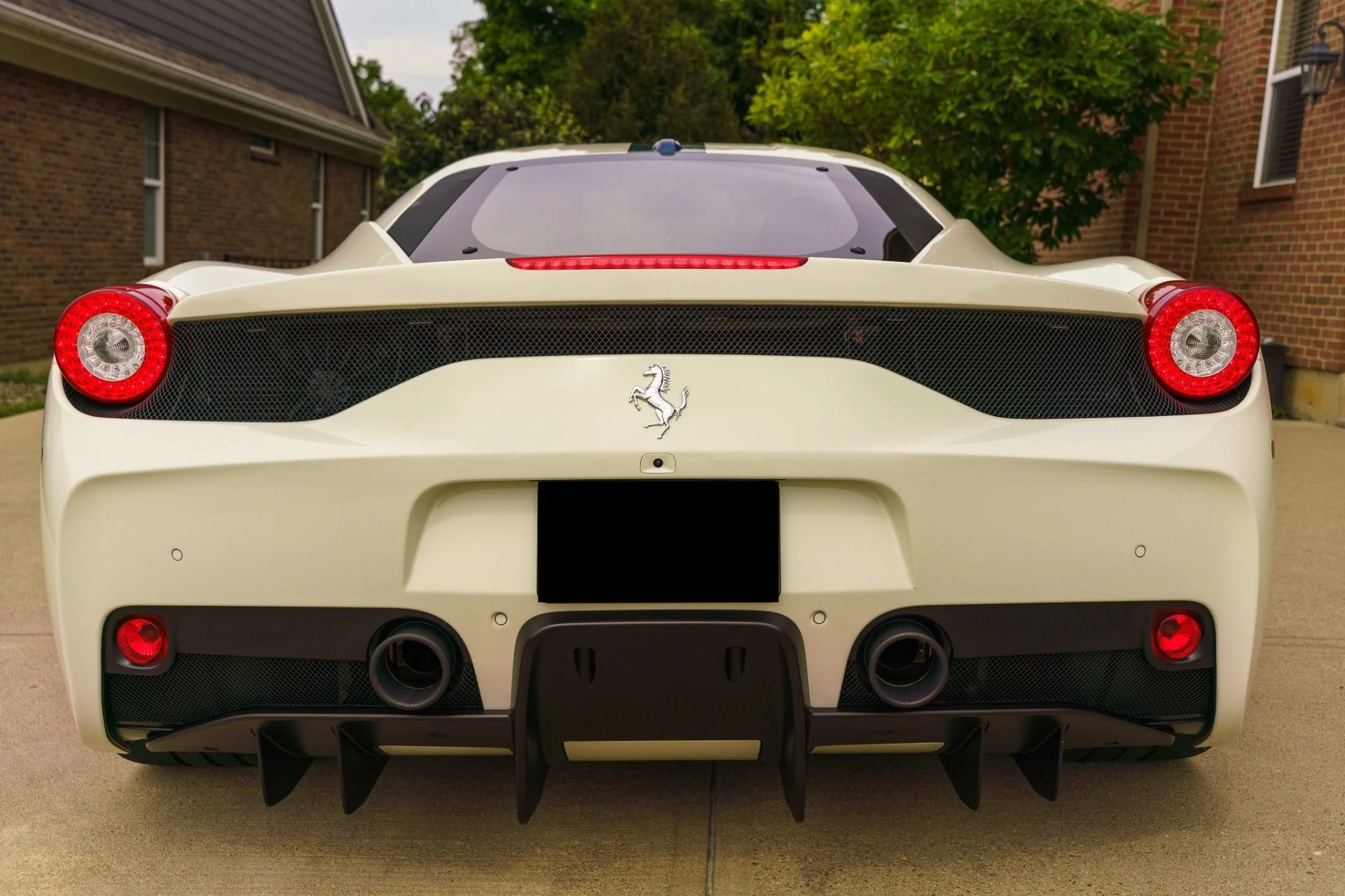 mph055_1870377575_Used_2015_Ferrari_458_Speciale_1754332080_ff4cfb5534