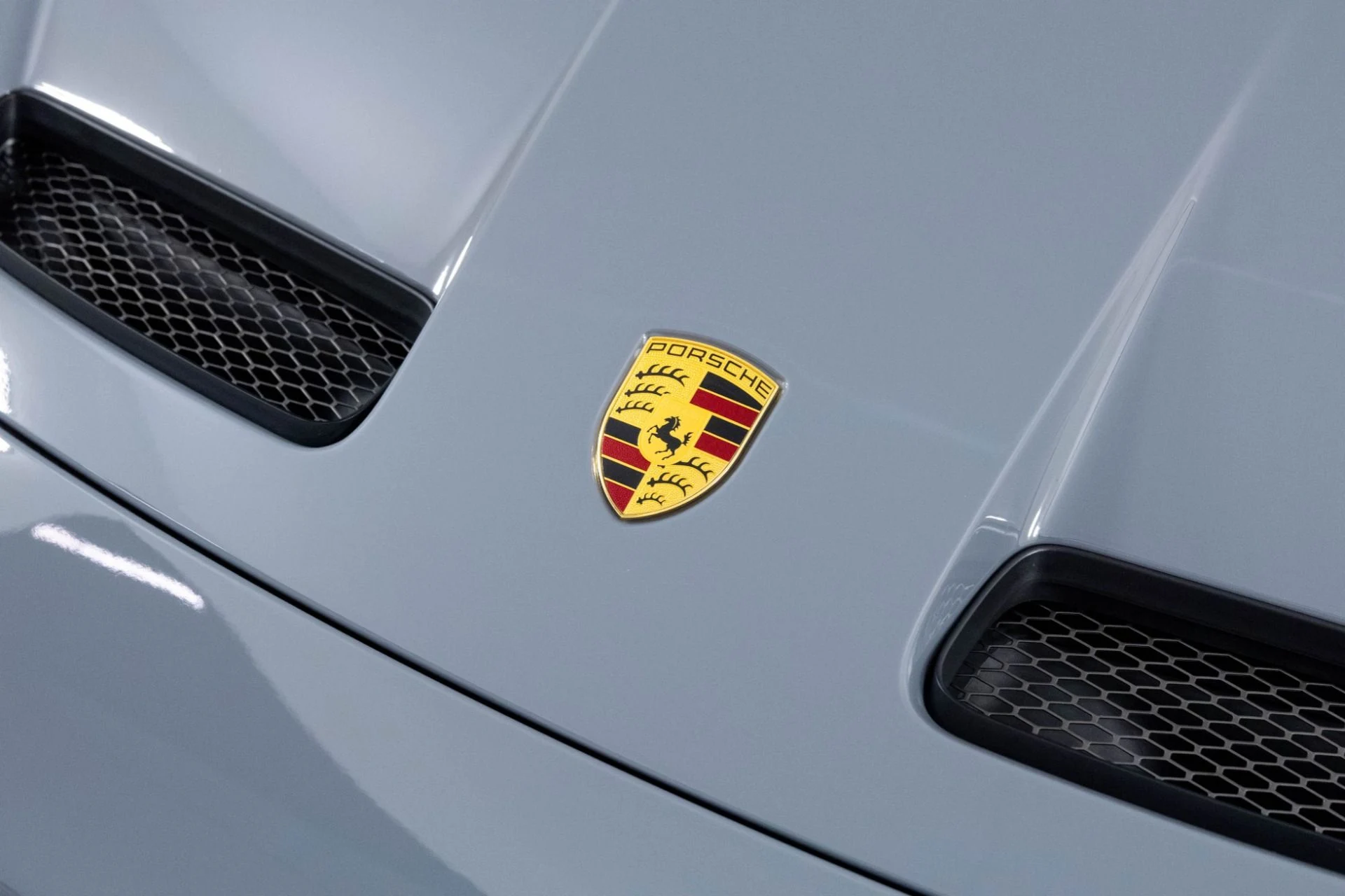 mph055_1927670972_Used_2024_Porsche_911_GT_3_1760998093_925c0c0886