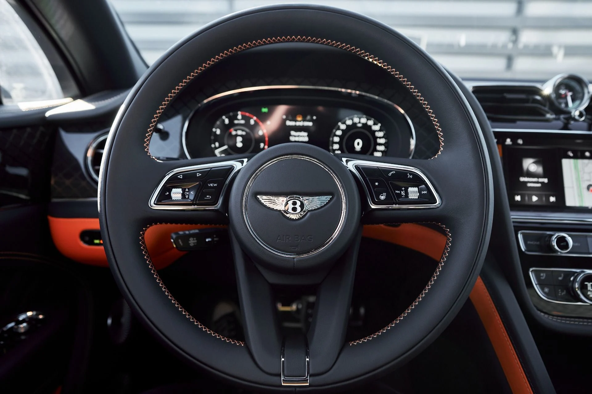 mph055_1937935328_Used_2025_Bentley_Bentayga_S_Black_Edition_1764904249_b07d8e3950