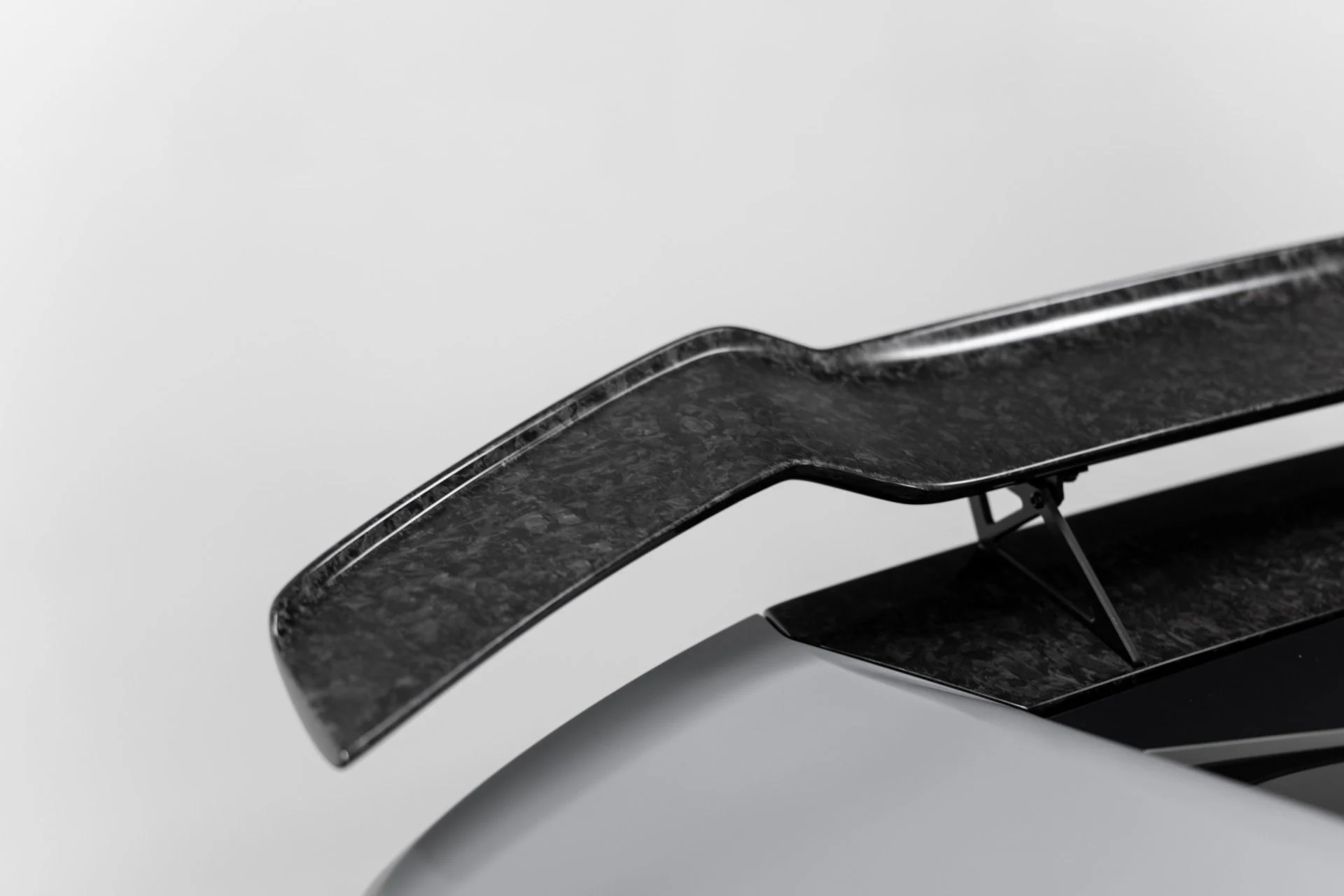 mph055_193815949_Used_2017_Lamborghini_Huracan_1765410503_ea2df5d209