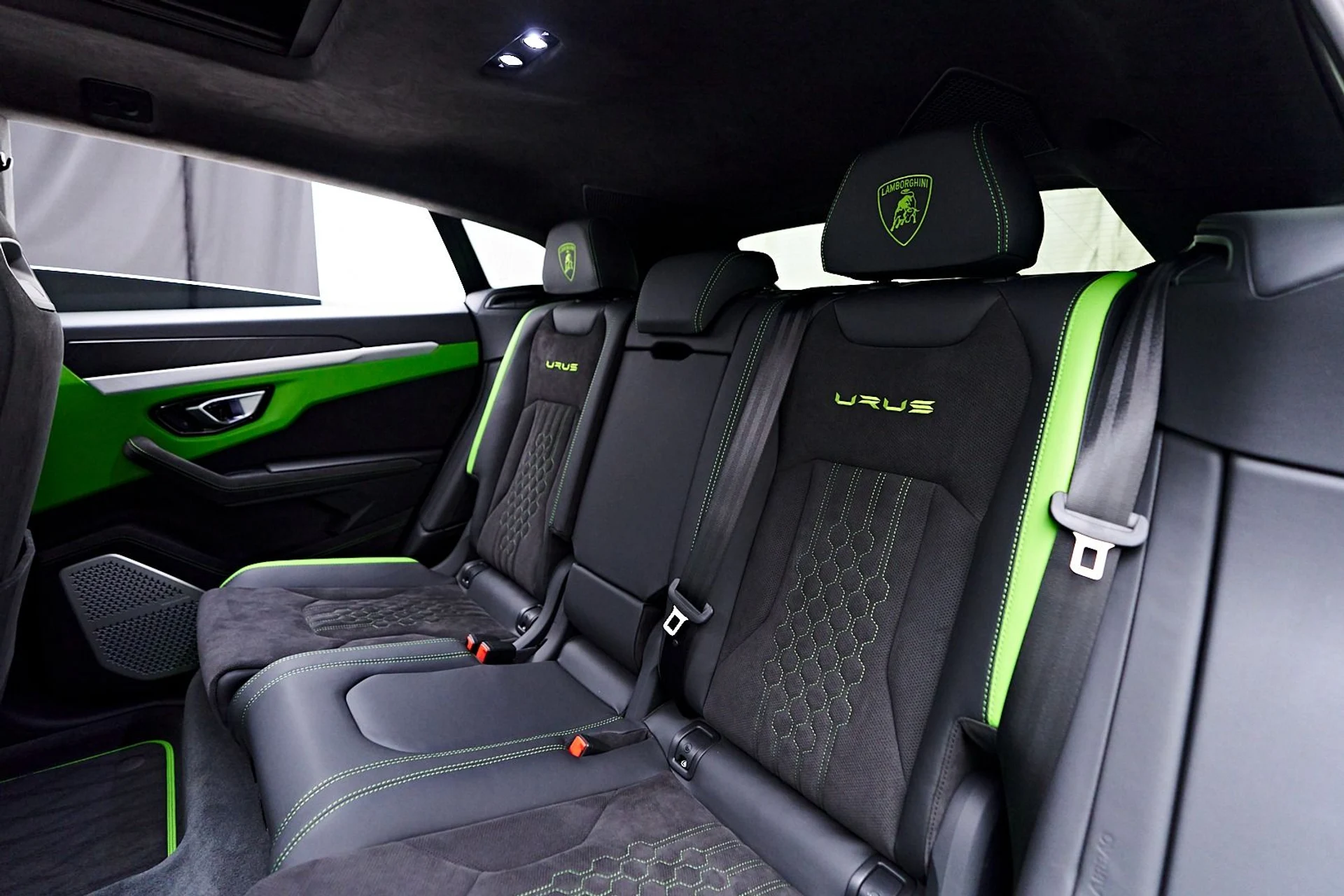 mph055_1938594628_Used_2024_Lamborghini_Urus_S_1745956869_2e3728cf77