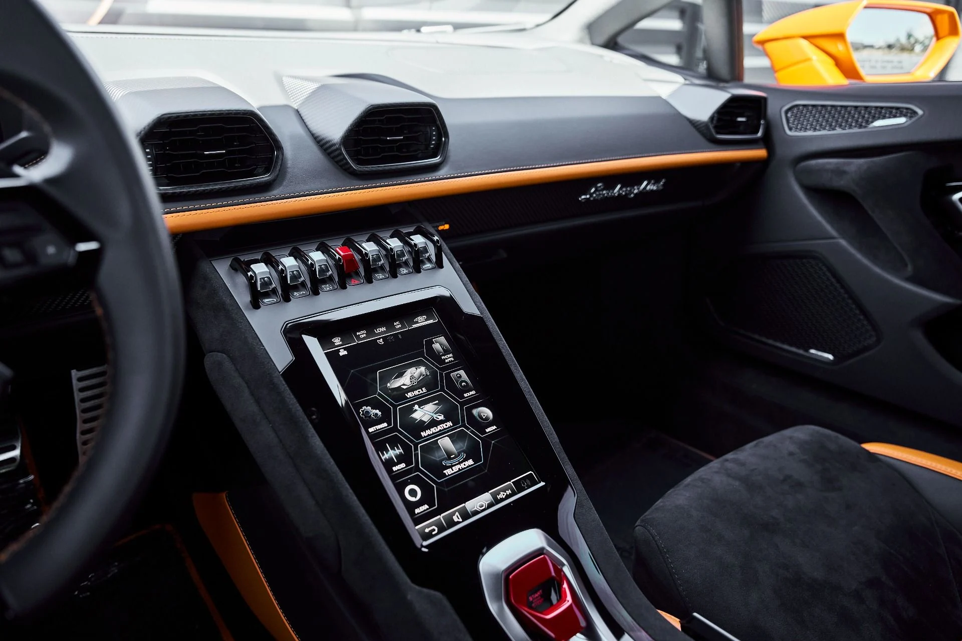 mph055_1957670303_Used_2023_Lamborghini_Huracan_Tecnica_Base_1777011698_19ecb20555