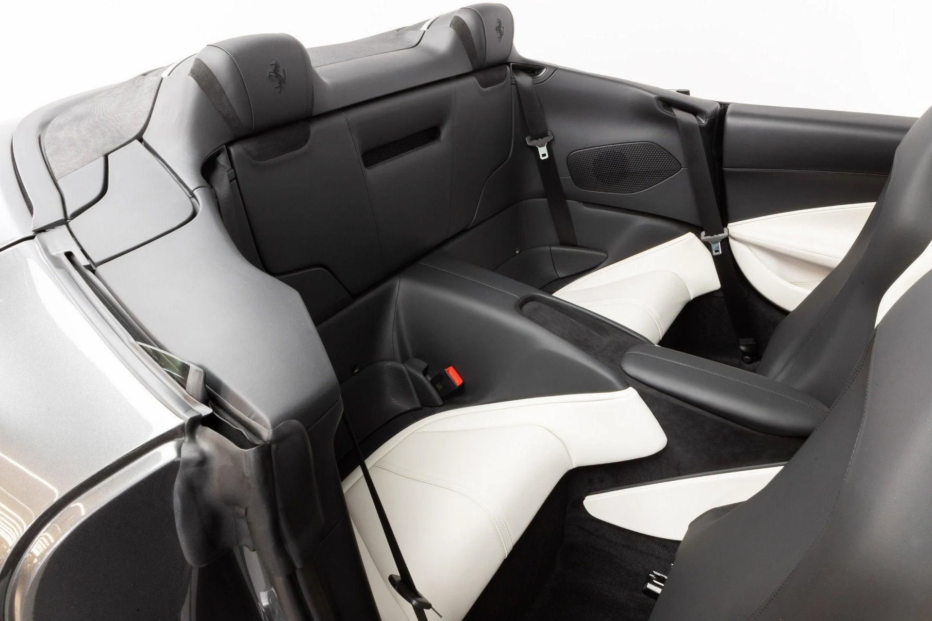 mph055_1960624143_Used_2024_Ferrari_Roma_Spider_1777367389_8d98e528b2