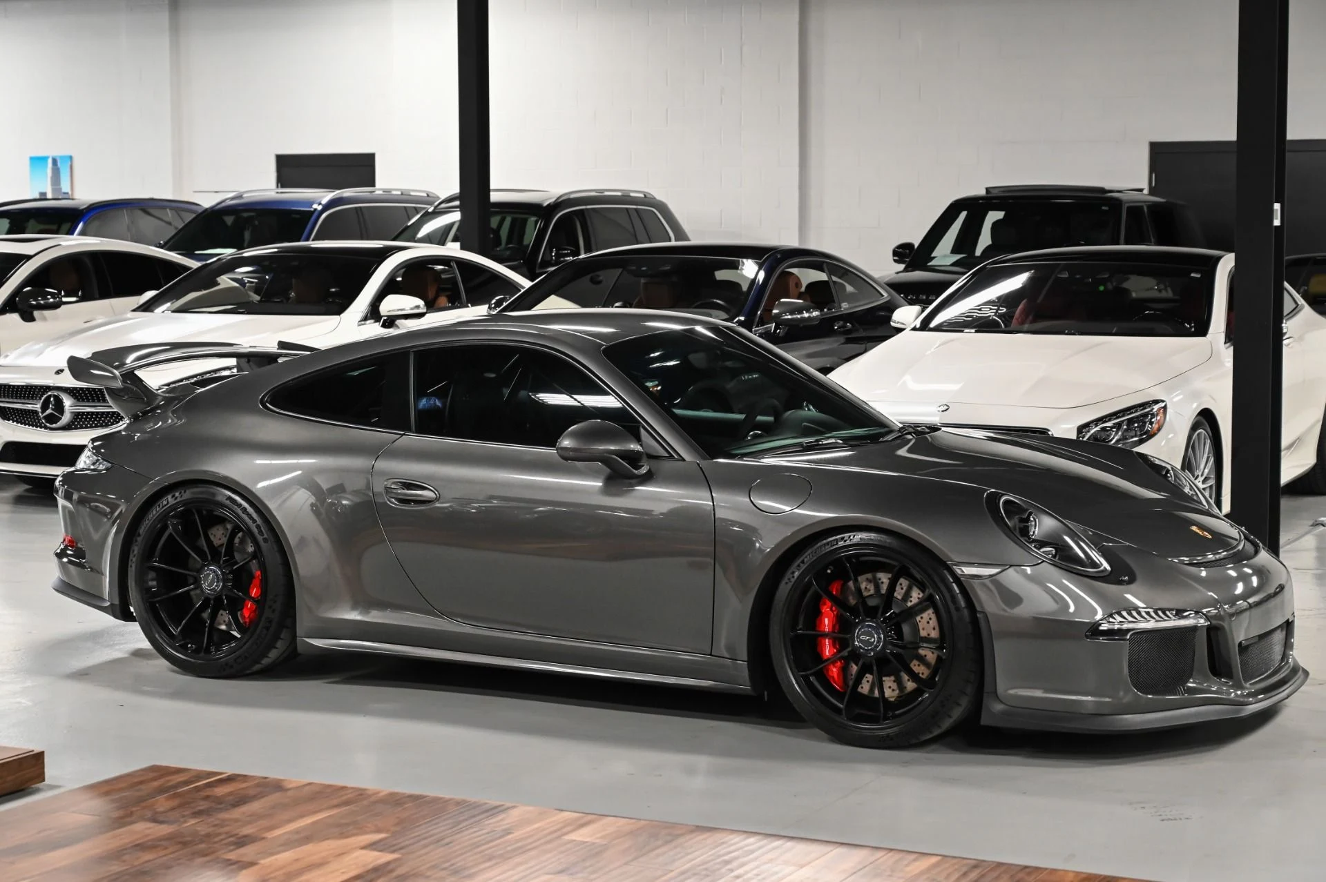 mph055_1970139148_Used_2015_Porsche_911_GT_3_1749853889_fb6e5045af