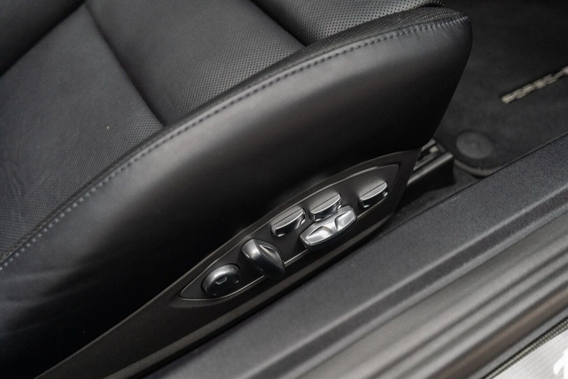 mph055_1984499930_5725b33575_1280_8c13ce8daa