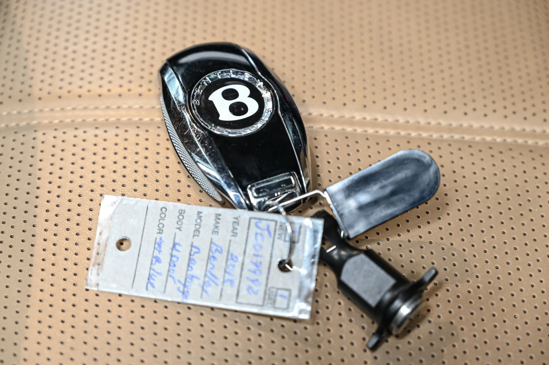 mph055_1997660458_Used_2018_Bentley_Bentayga_W12_1758835107_5874f4e619