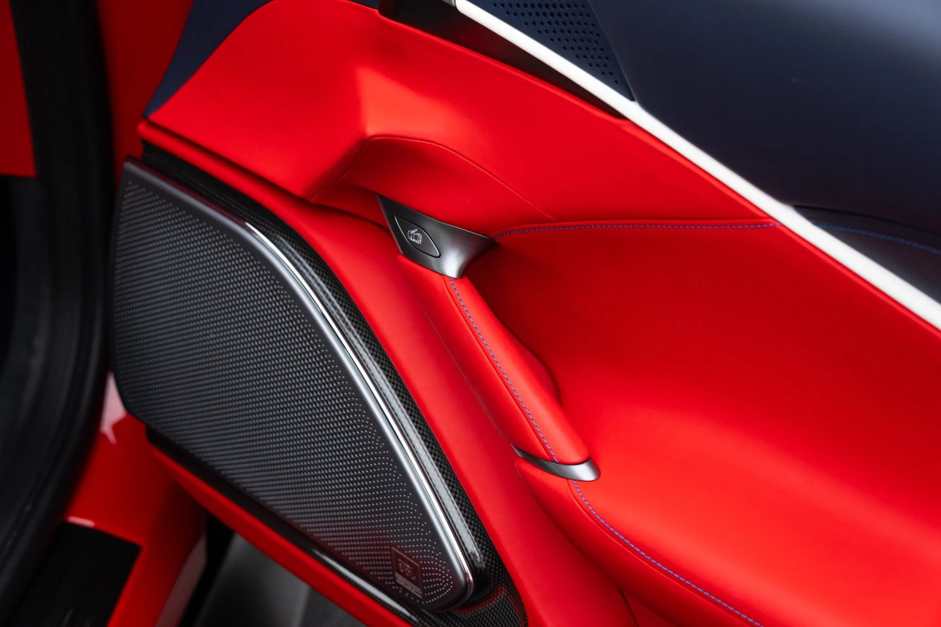 mph055_2008430395_Used_2023_Ferrari_Roma_1777005377_9107b74acf