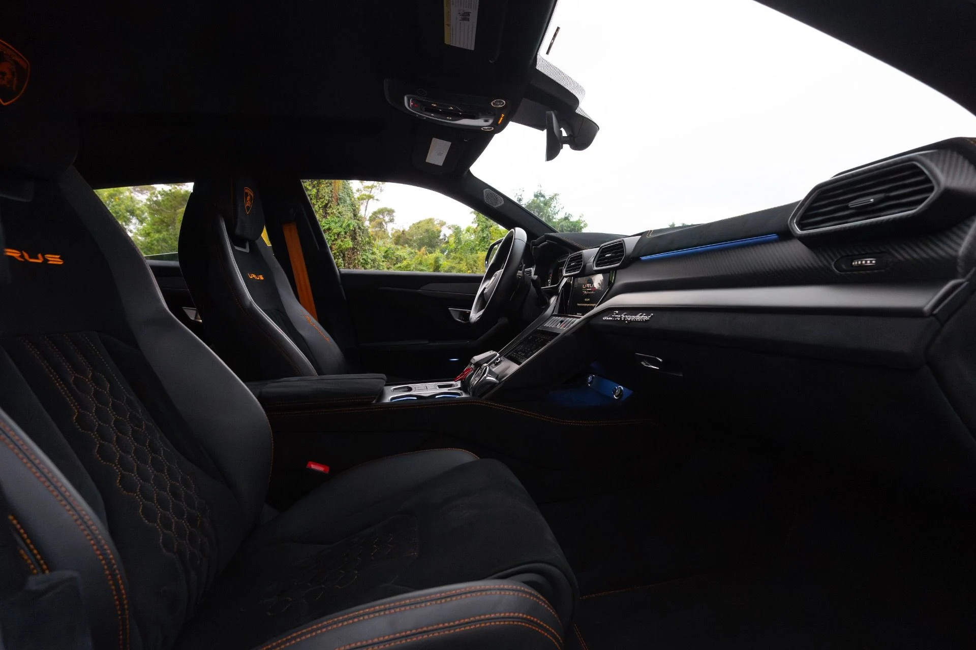 mph055_2021263693_Used_2023_Lamborghini_Urus_Performante_1764644913_3408317208