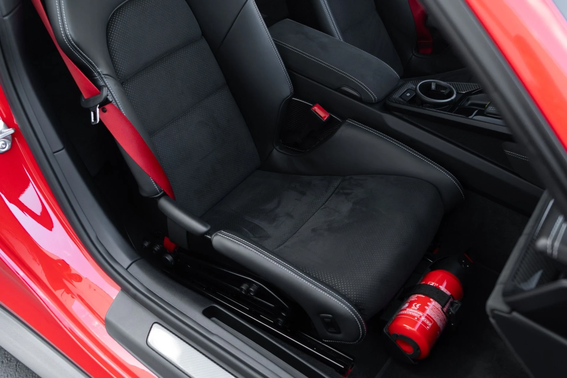 mph055_2047853757_Used_2022_Porsche_911_GT_3_1761761054_568c68cb0b