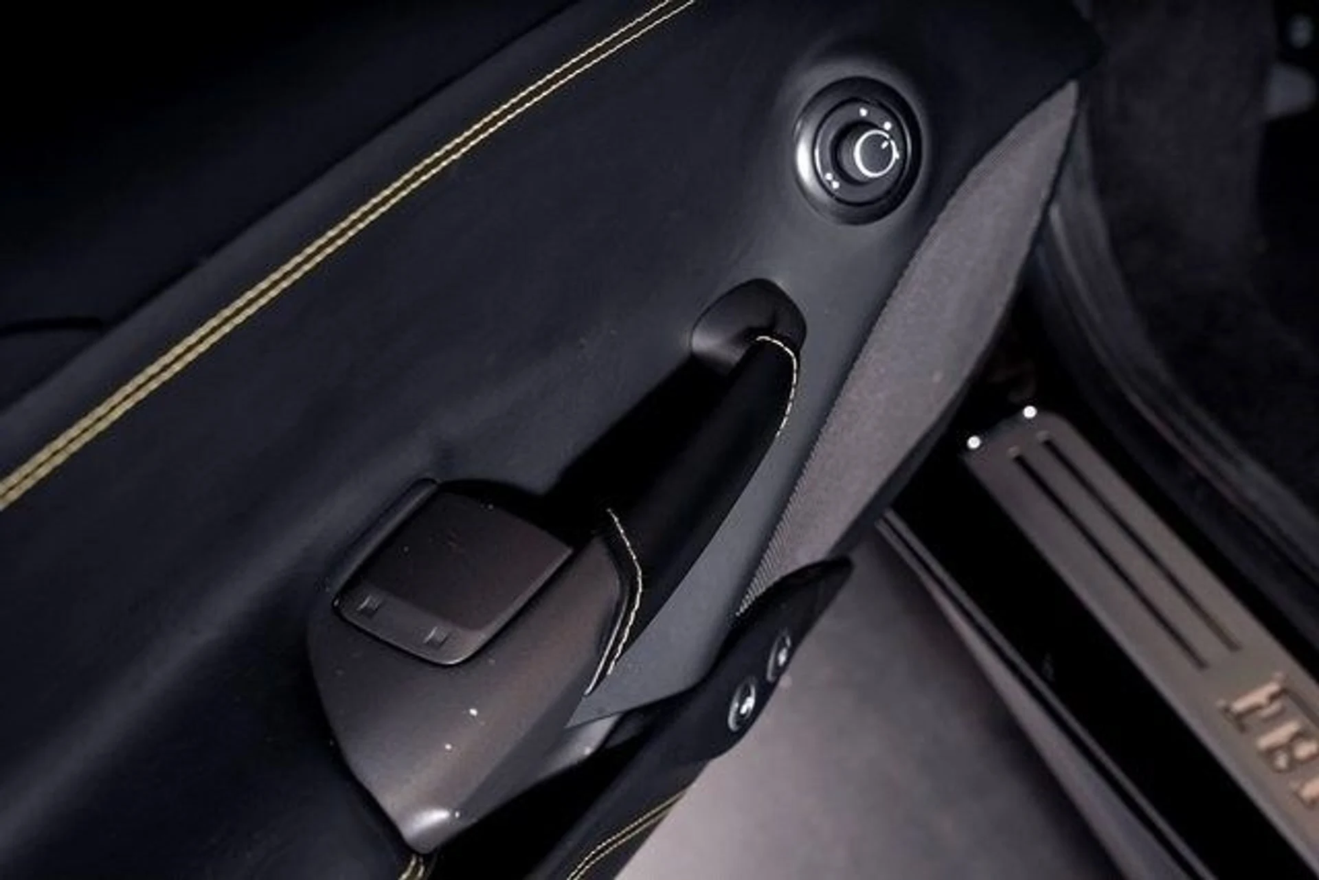 mph055_2055786523_a235bfa4dccdf5cbf0e9e59b9563483bx_7f3883ce2c