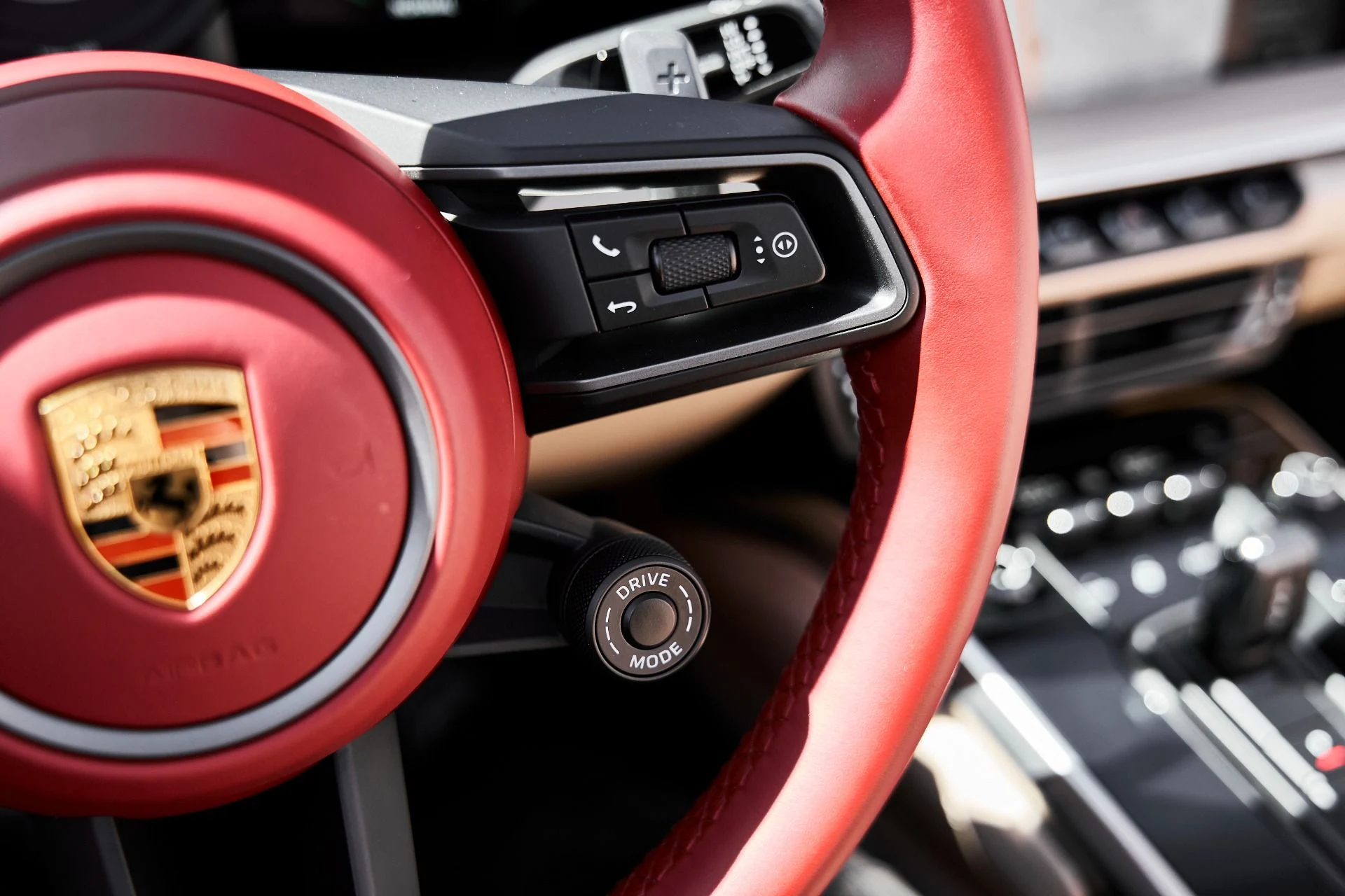 mph055_2058863436_Used_2021_Porsche_911_Targa_4_S_1774544101_59f94785ec