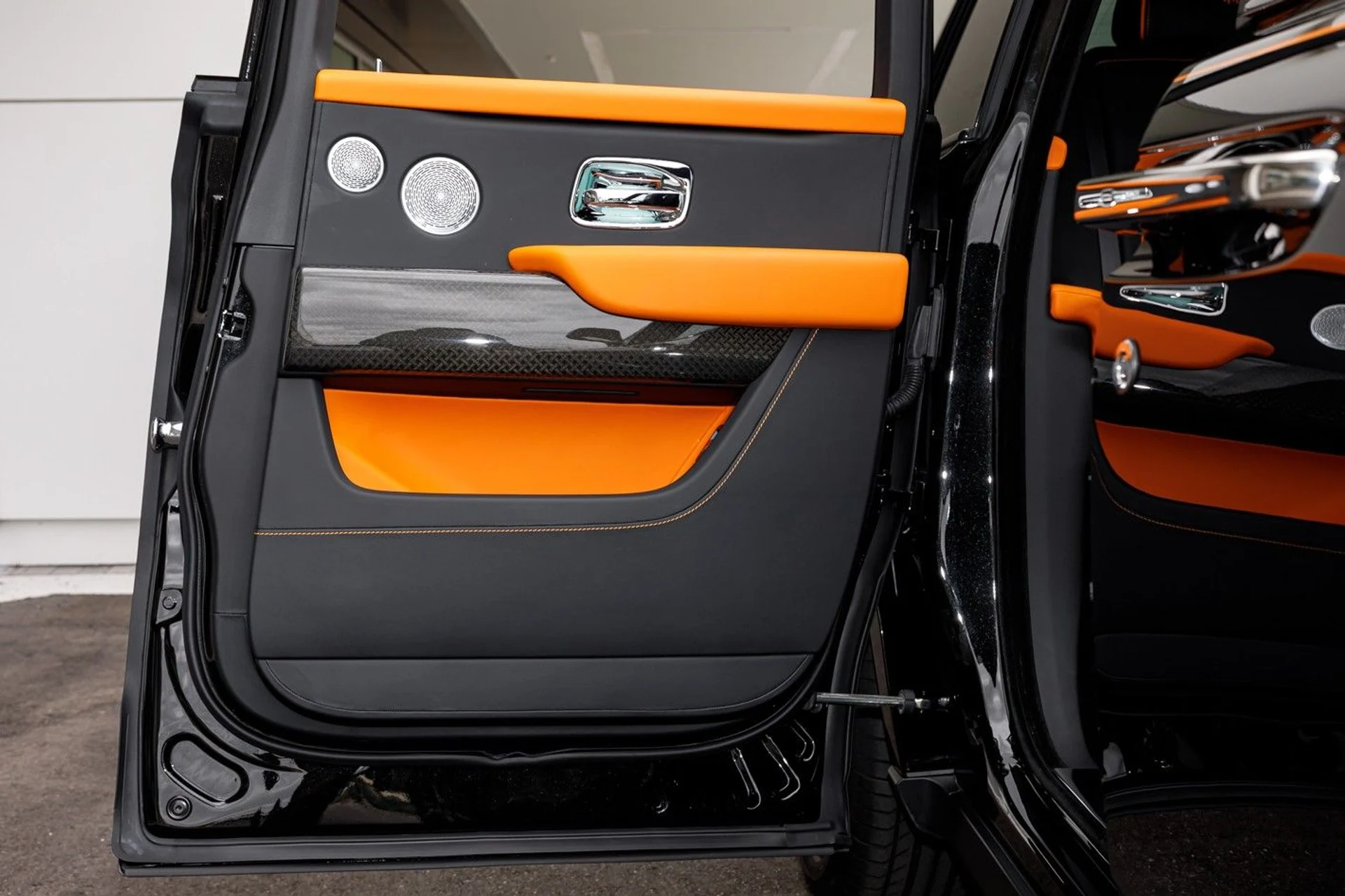 mph055_2062955296_649_p56_l_fa3af5aa4f