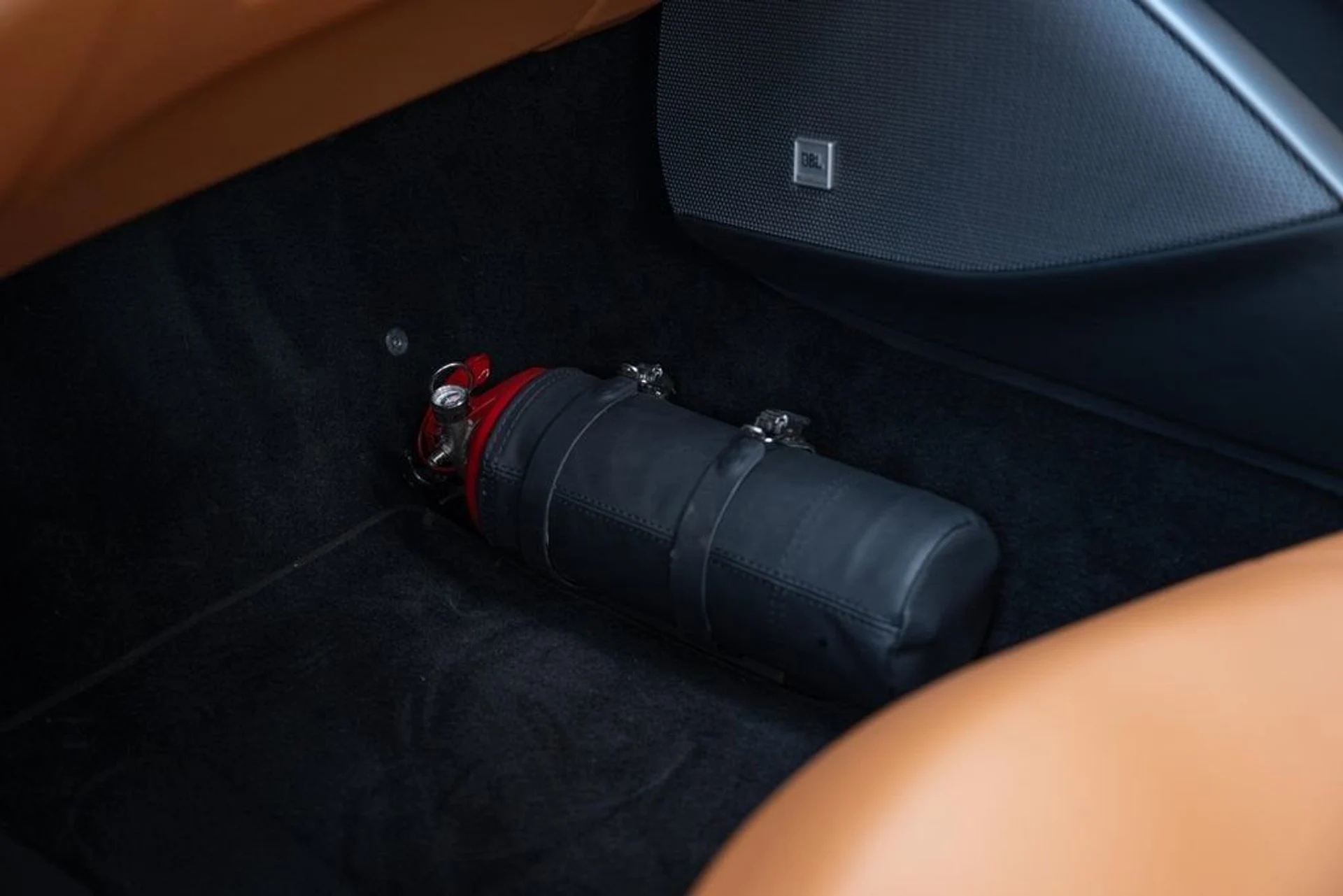 mph055_2079426797_04b5739027674bc6a76f1dcfc6b96159_fd27381e4a