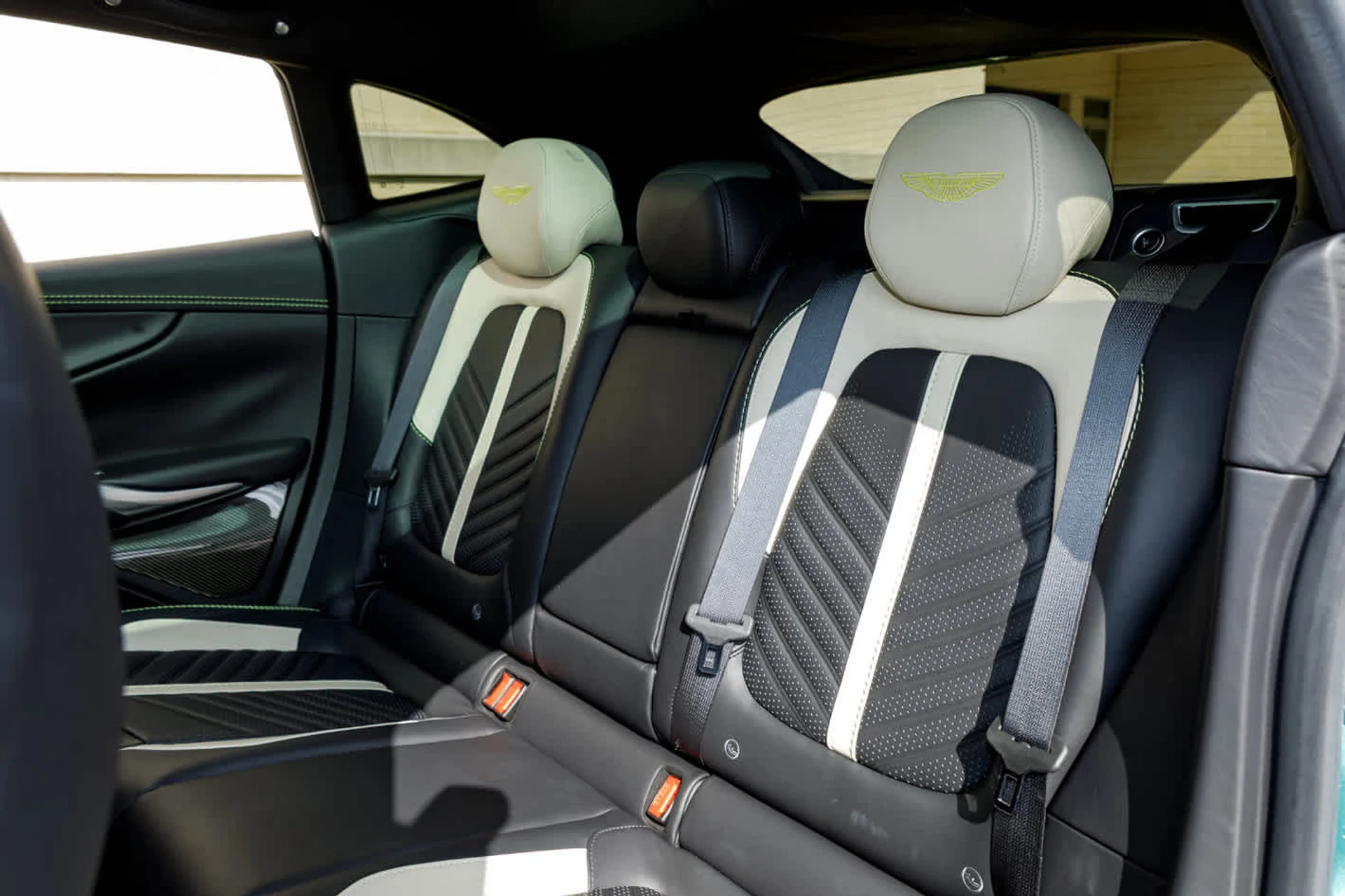 mph055_2087980355_56_1536cb10e7