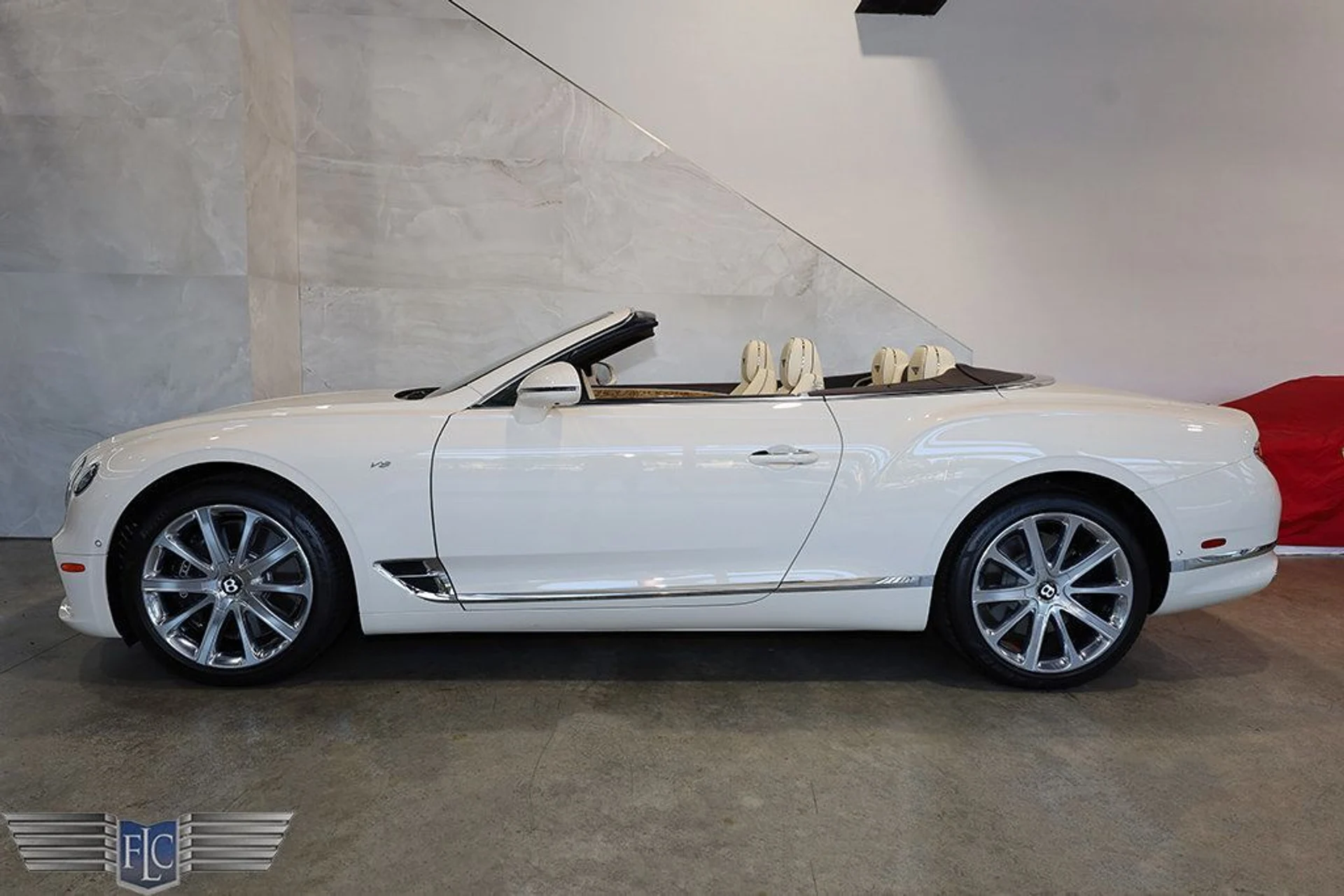 mph055_2094709804_used_2022_bentley_continental_gtcv8convertible_9689_23023913_56_1024_5d747c5715