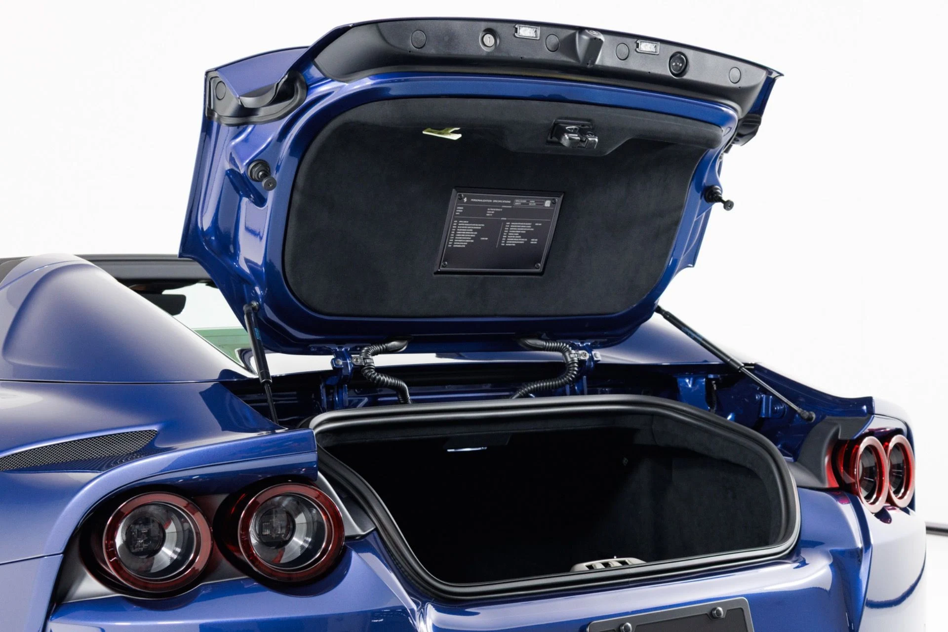 mph055_2105765579_Used_2021_Ferrari_812_GTS_1786404032_34a73b0ece
