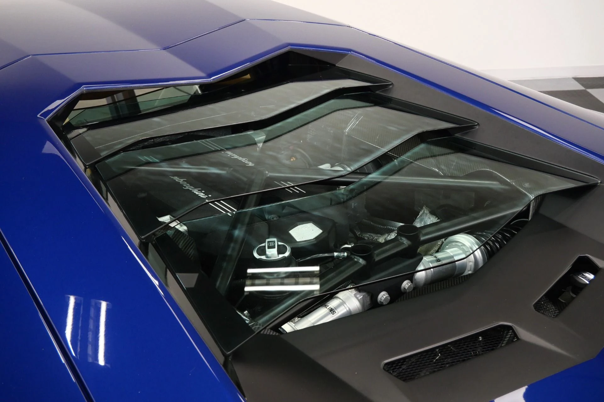 mph055_2108727752_Used_2014_Lamborghini_Aventador_LP_700_4_Beautiful_Color_Combination_Transparent_Engine_Bonnet_1774983686_378f11d67b