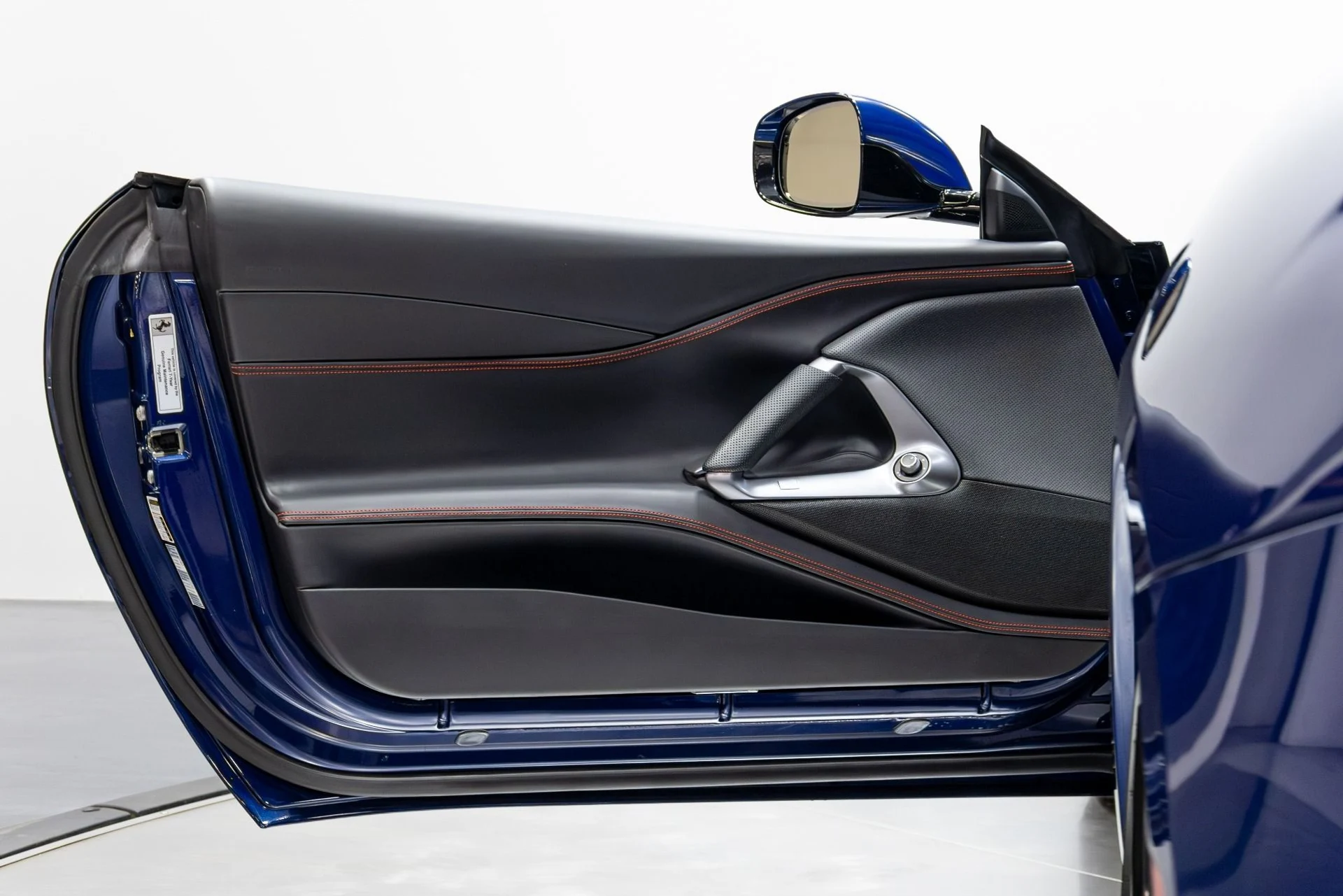 mph055_2238398470_Used_2019_Ferrari_812_Superfast_1774911934_b3c7423446