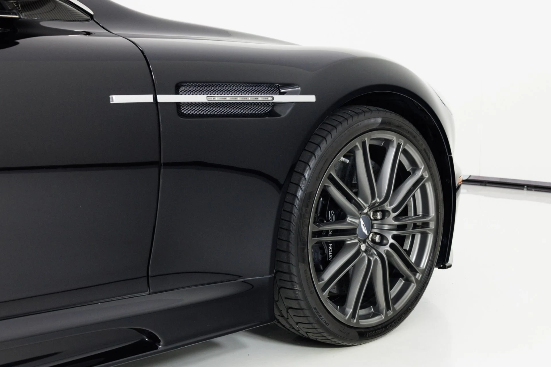 mph055_2243990464_Used_2009_Aston_Martin_DBS_V12_Manual_1785525206_f92796f3a6