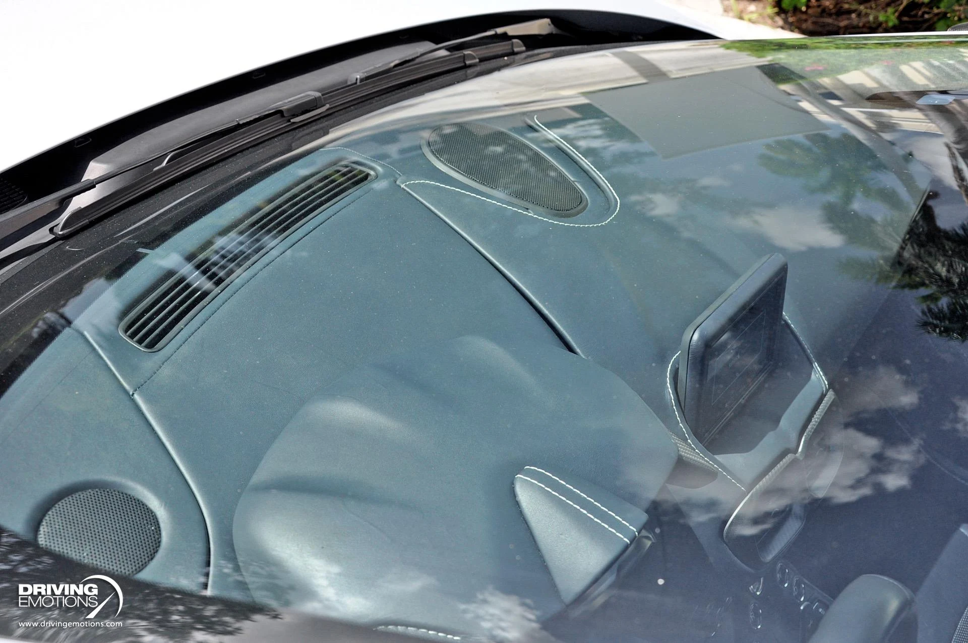 mph055_2253317976_880_p56_l_b9d0553d74