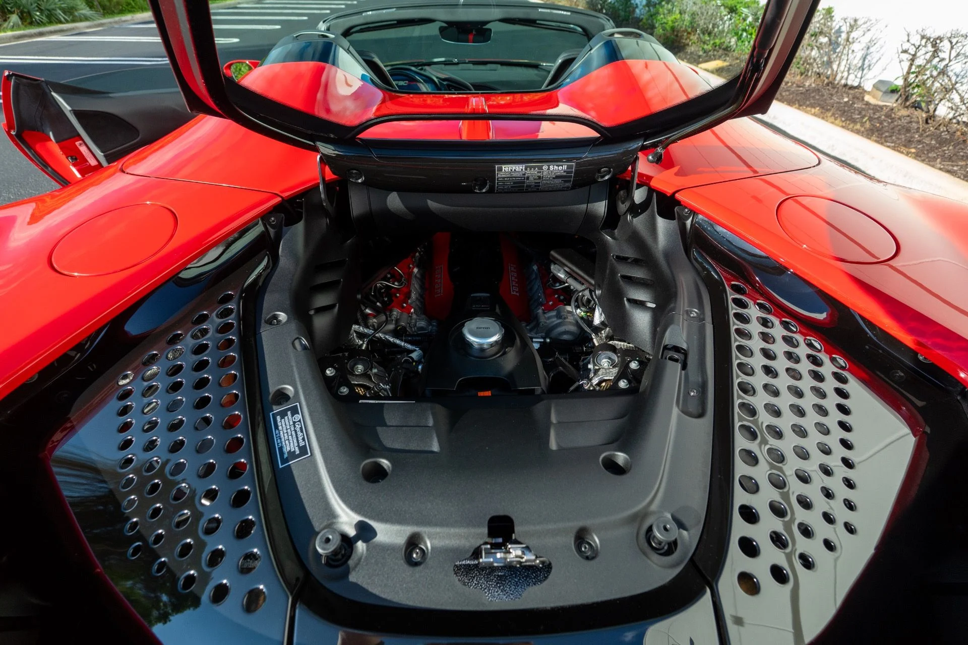 mph055_2271238753_Used_2024_Ferrari_SF_90_Spider_1759287826_71ce699bc2