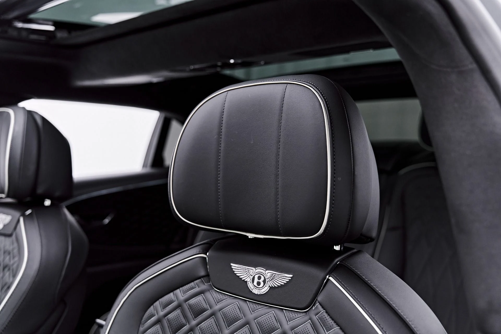 mph055_2275396554_Used_2023_Bentley_Flying_Spur_V8_1789628120_bd41dfd761