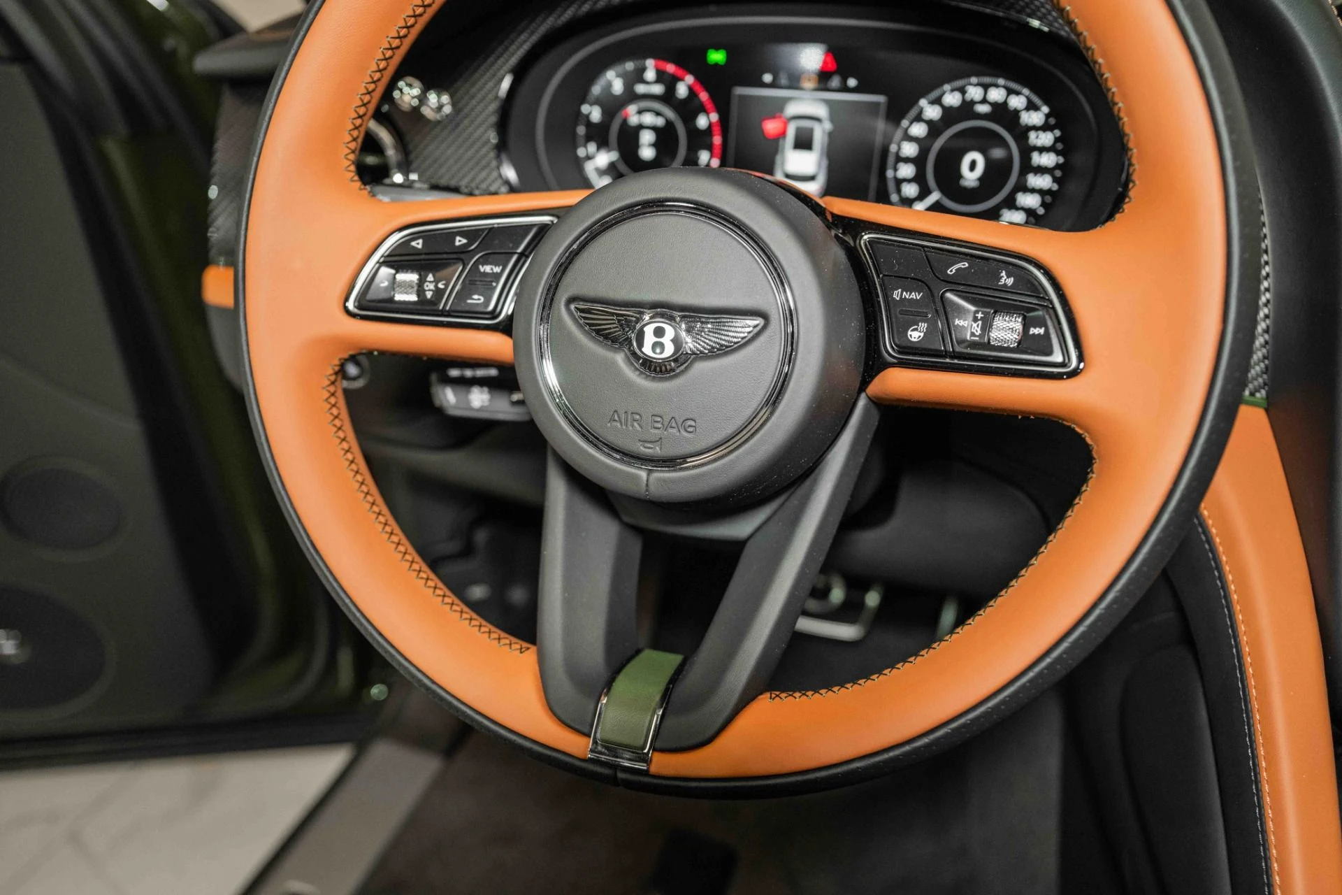 mph055_2284111527_Used_2024_Bentley_Bentayga_EWB_Azure_V8_1718899218_1c96217bb0