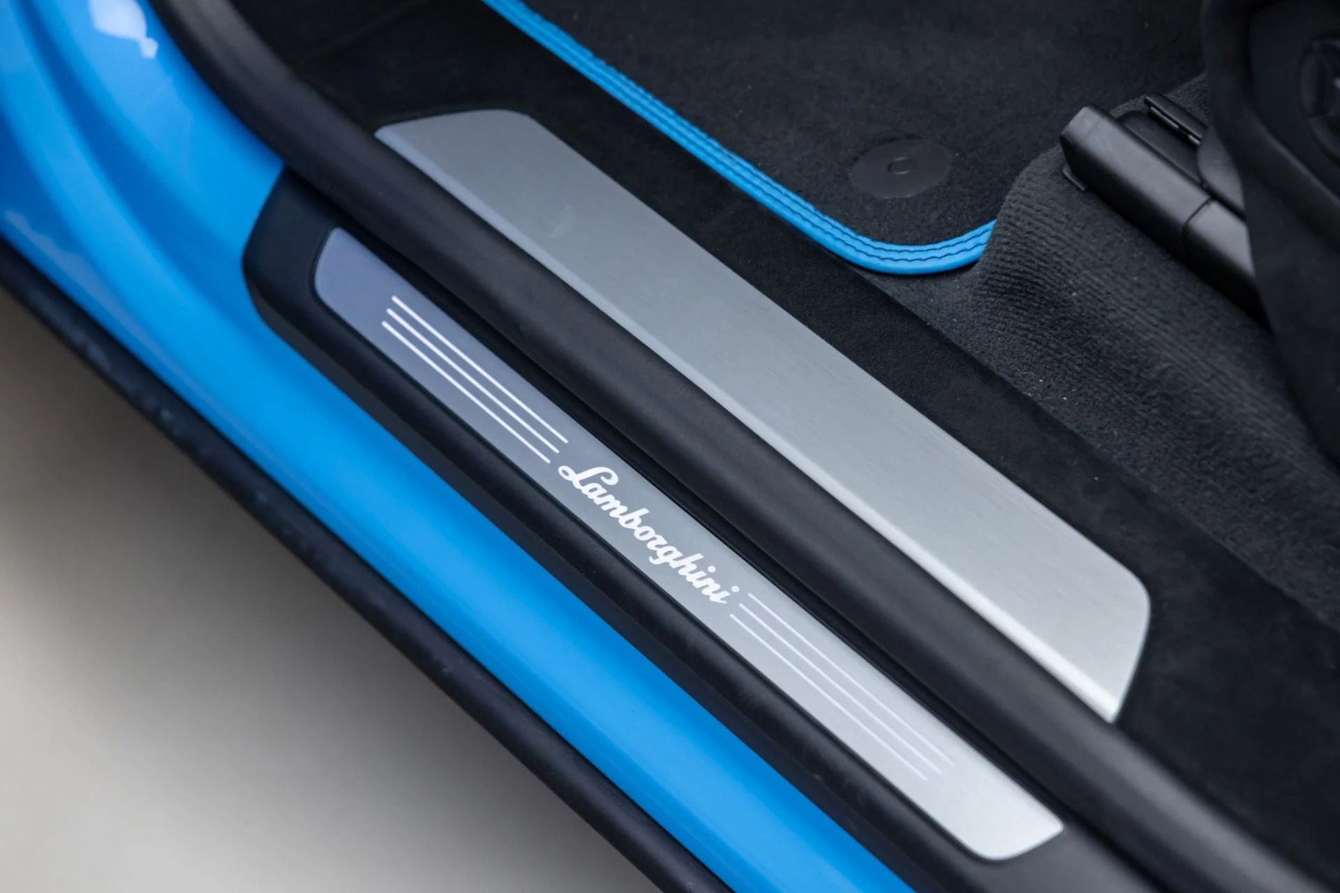 mph055_2297745766_13287_p56_l_28752cb3dc