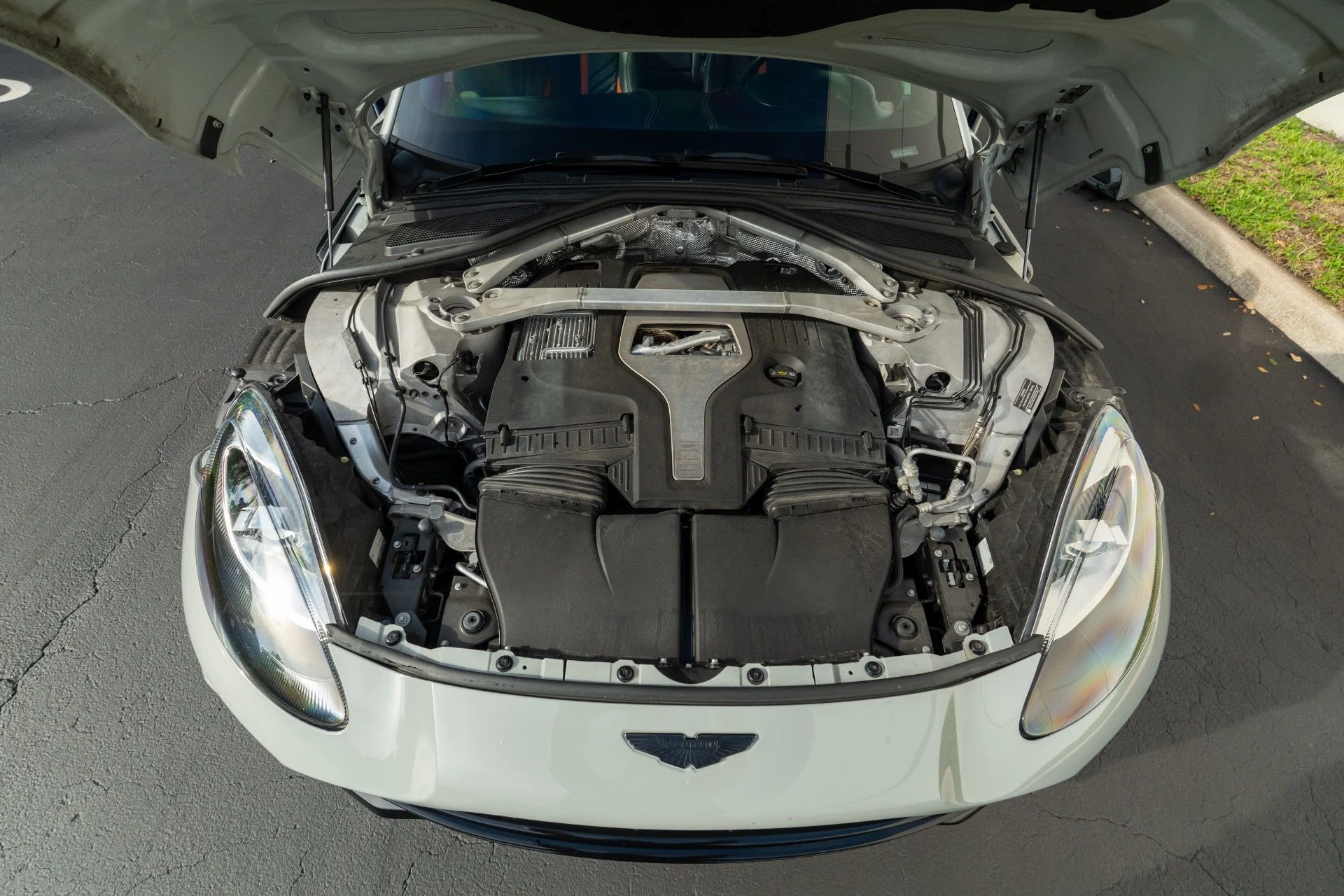 mph055_2373760494_Used_2023_Aston_Martin_DBX_707_1756441558_97a098495a