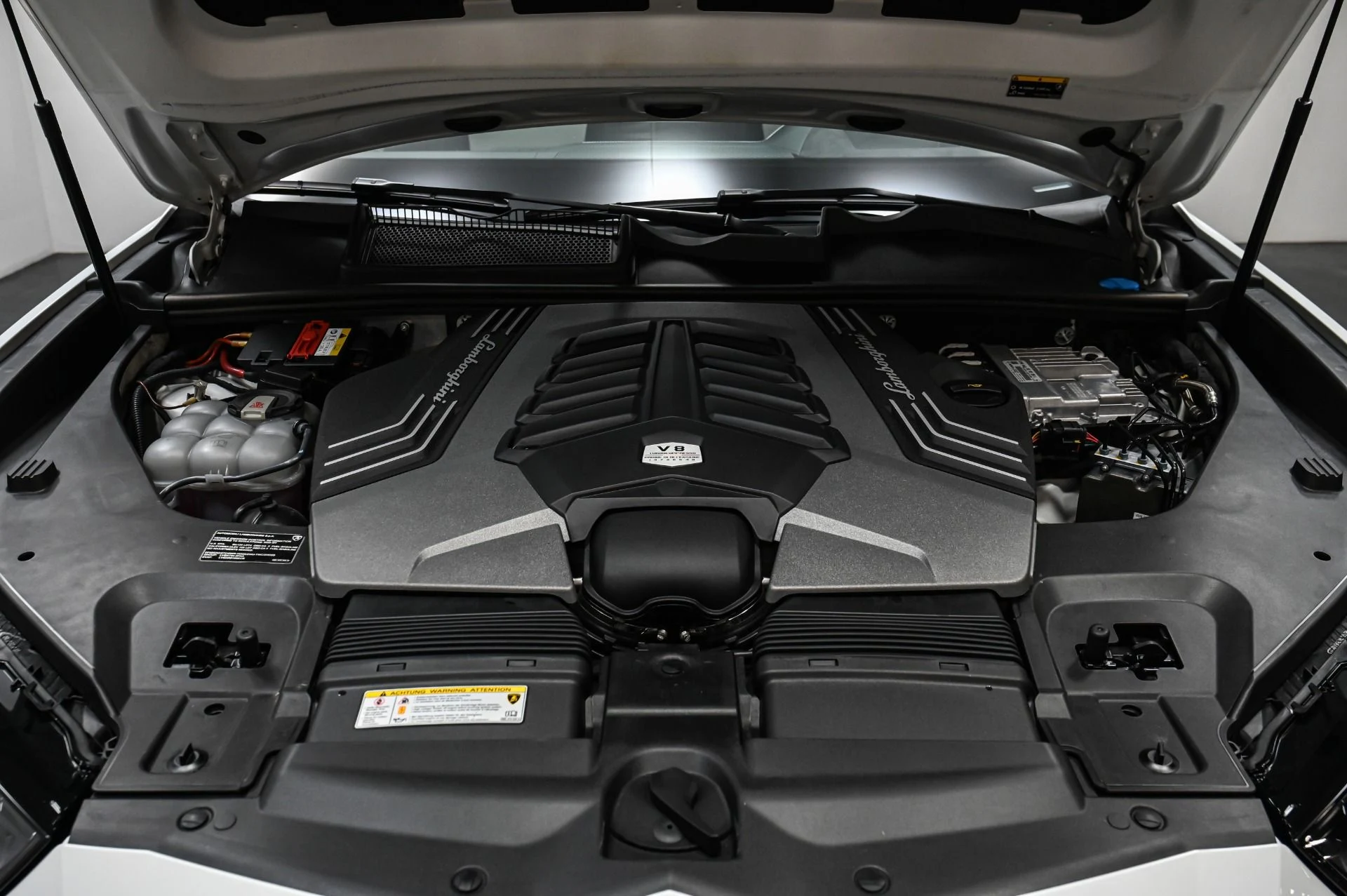 mph055_2382623025_Used_2020_Lamborghini_Urus_1770313419_06d1b6969f