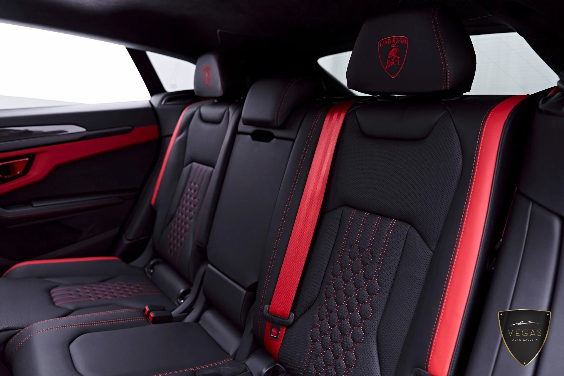 mph055_2385325934_Used_2026_Lamborghini_Urus_SE_1782163597_93610af5e0