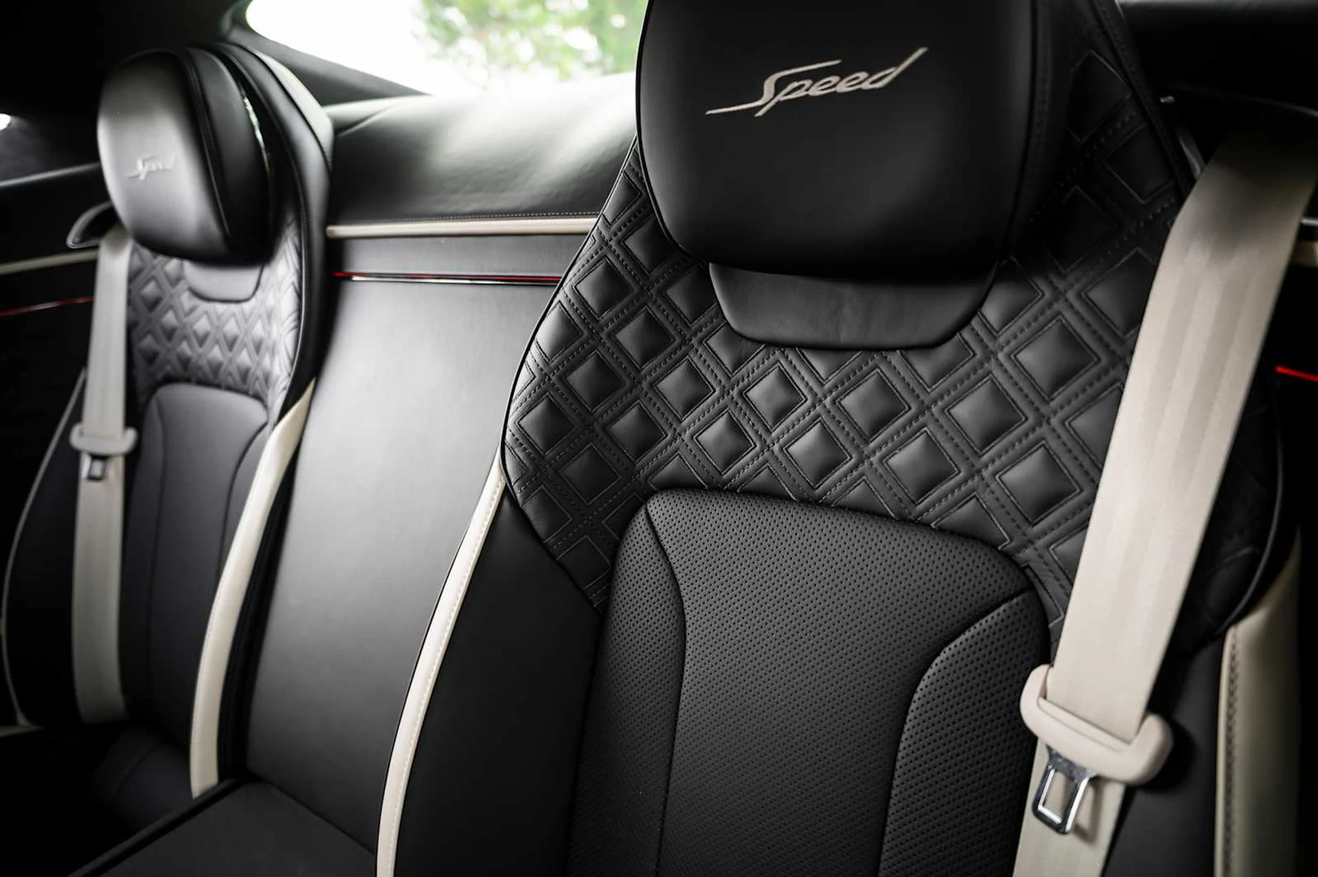 mph055_2389165102_cc565b4c00192cdcbf6fad3de769aa50x_d0638e1753