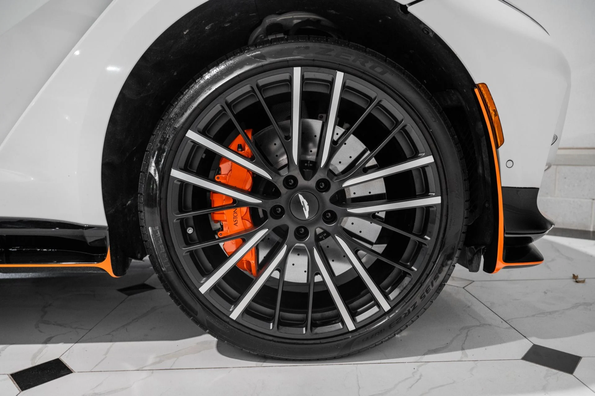 mph055_2392961363_Used_2023_Aston_Martin_DBX_707_1761749500_cdf3431526