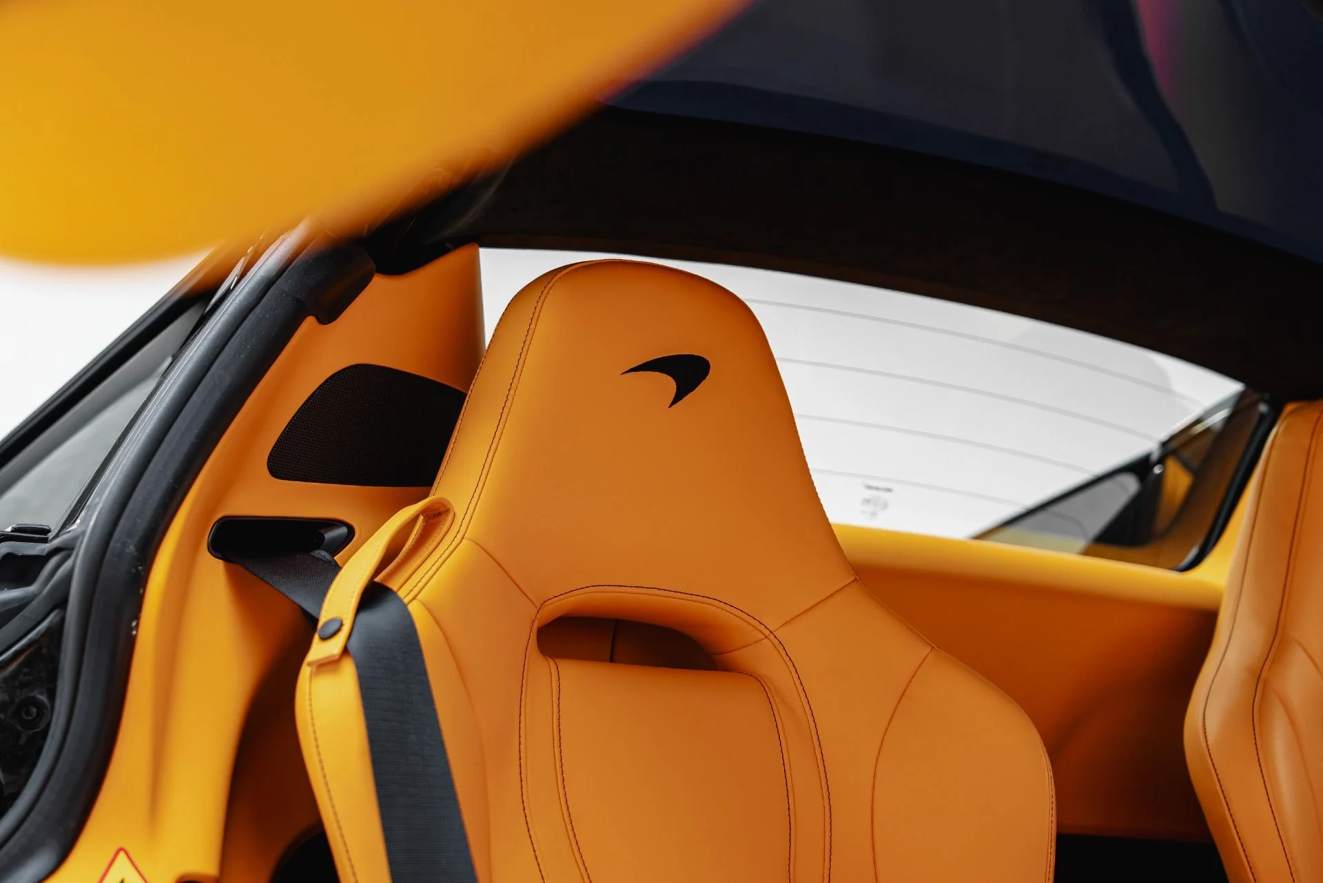 mph055_2393786150_Used_2022_Mc_Laren_765_LT_Spider_1792622324_7999a20c0e