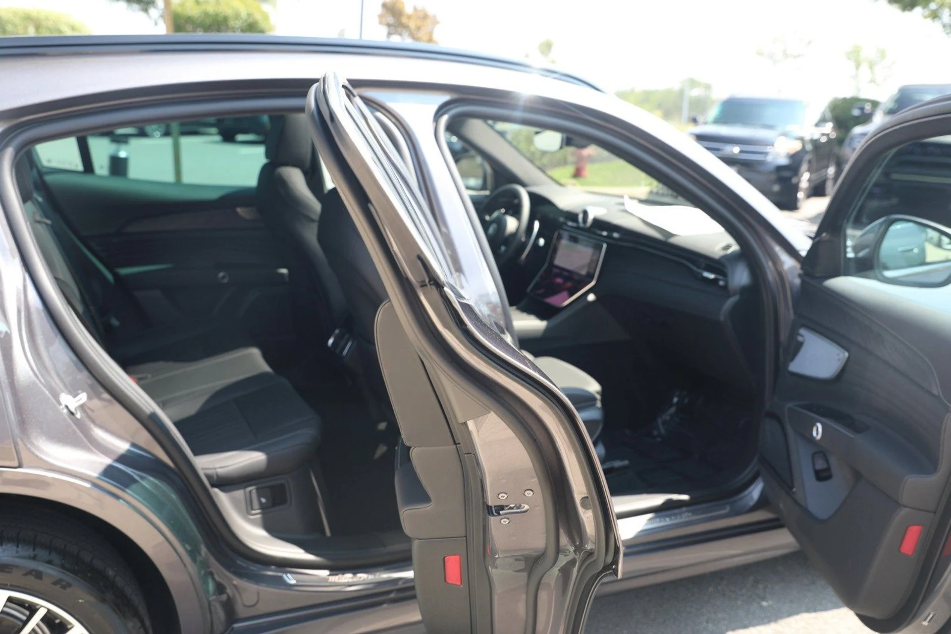 mph055_2416116712_3e9f0d76c38d4f6081bb831f37f664d7_d40ffad389