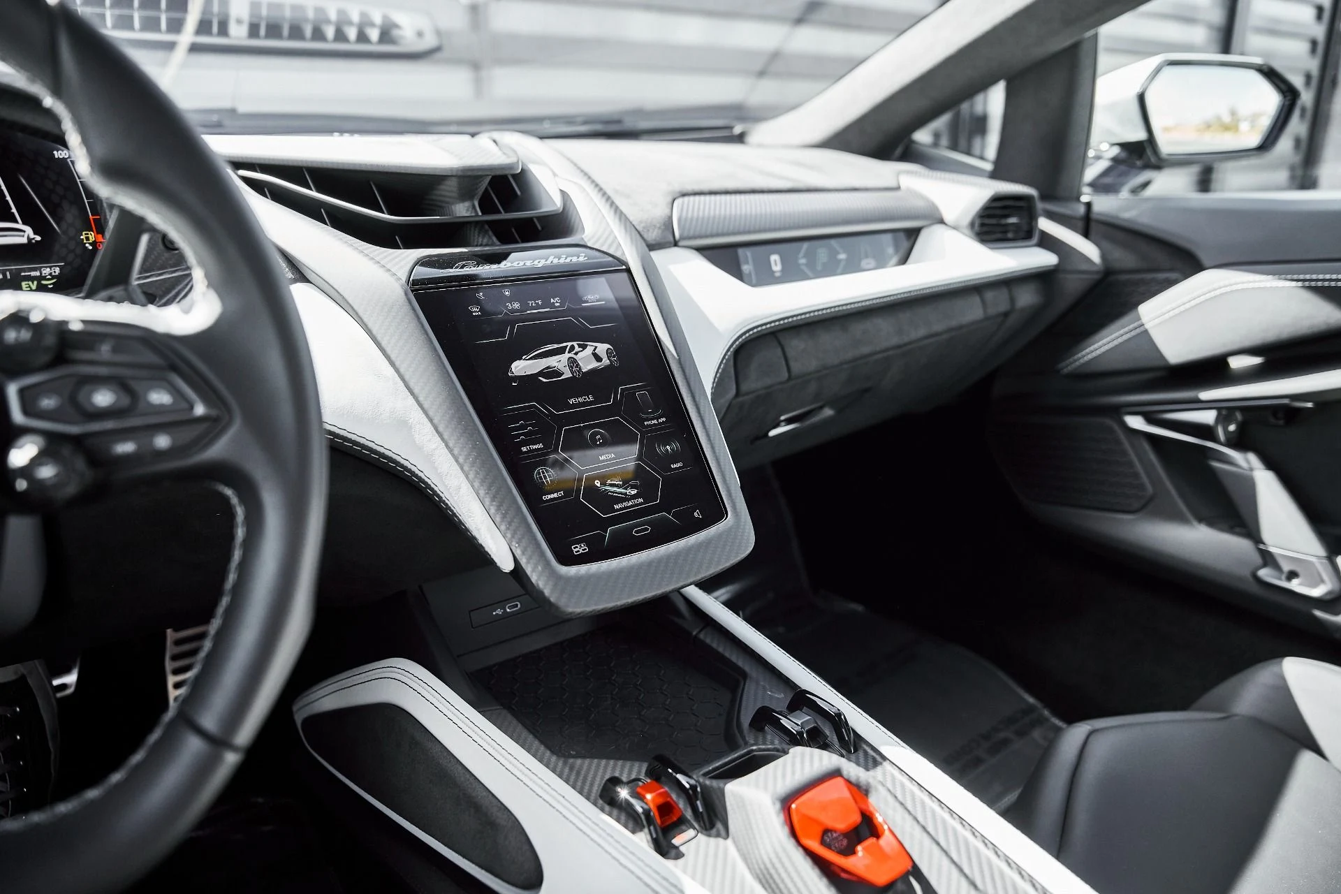 mph055_2499301825_Used_2026_Lamborghini_Revuelto_Base_1777078439_1a8486aee3