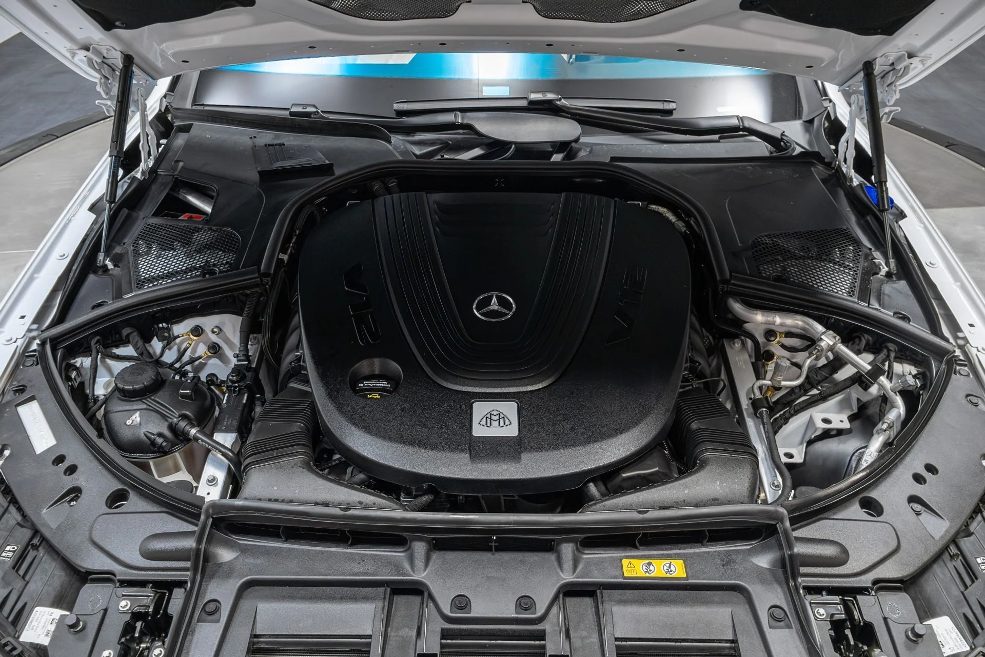 mph055_2502669302_Used_2024_Mercedes_Benz_S_Class_Maybach_S_680_4_MATIC_1766187081_dc783c7830