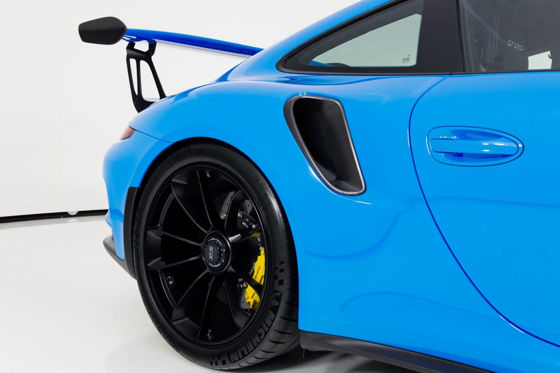 mph055_252801509_Used_2016_Porsche_911_GT_3_RS_1769037892_996693b9f0