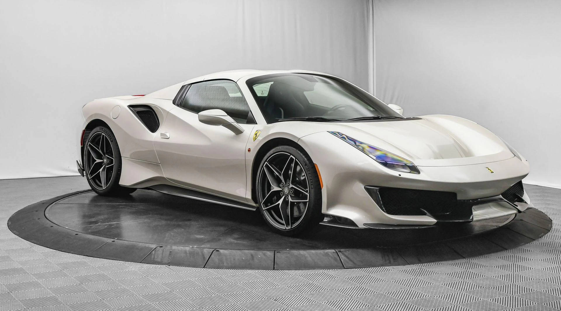 mph055_2546812784_Used_2020_Ferrari_488_Pista_Base_1757455659_3a4073e098