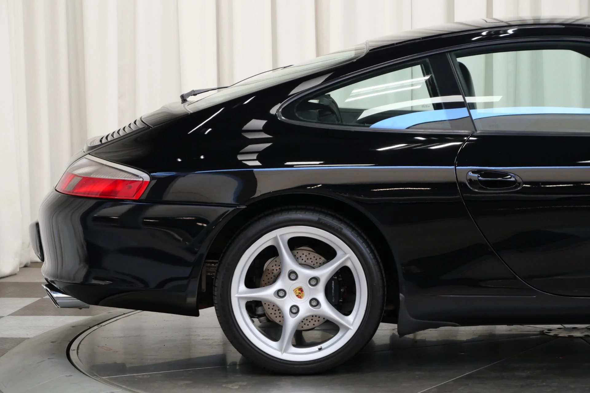 mph055_2555051459_Used_2003_Porsche_911_Carrera_1758033613_2850309ced