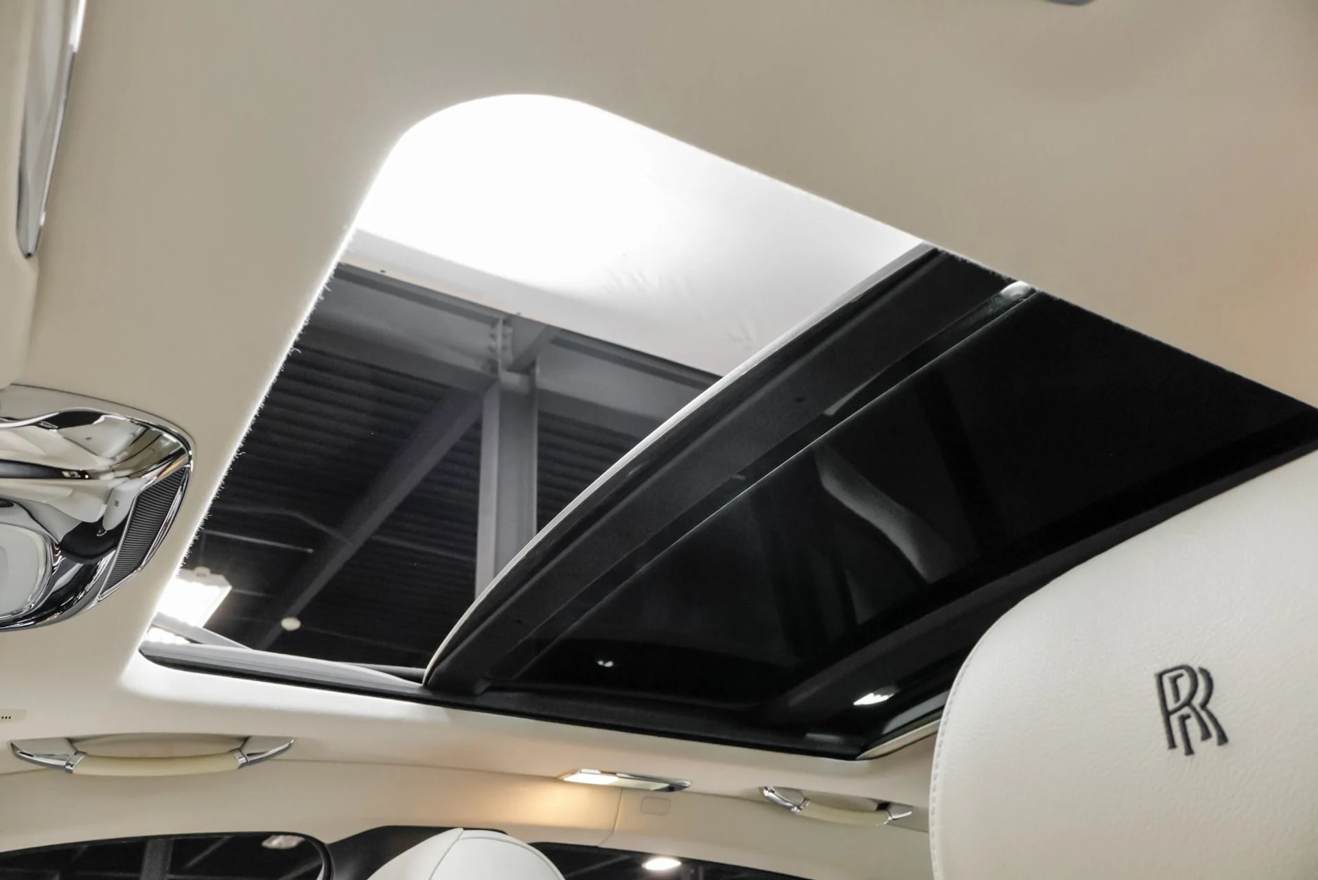 mph055_2557182463_Used_2010_Rolls_Royce_Ghost_1762979207_c7434a96bc