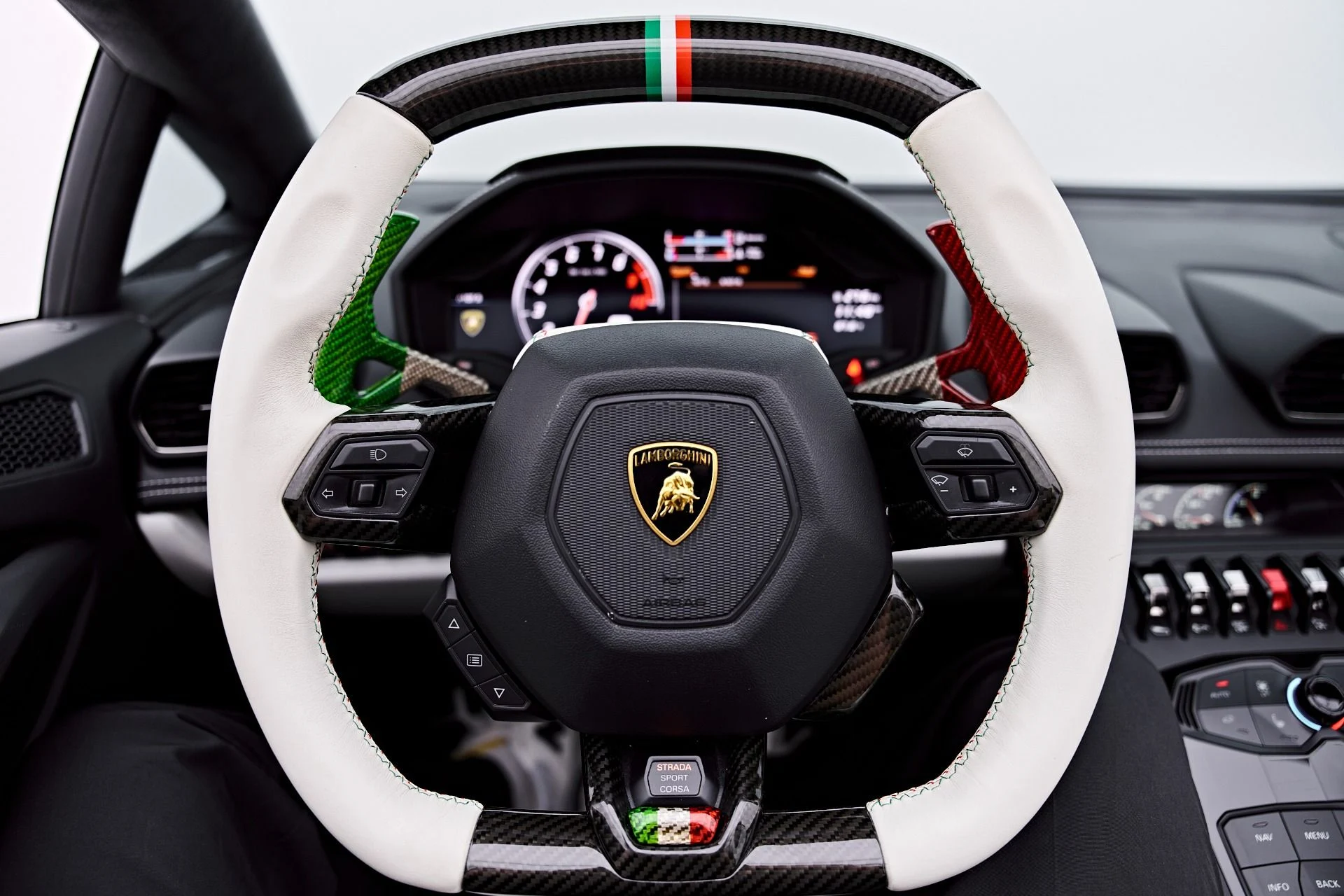 mph055_2570106467_Used_2017_Lamborghini_Huracan_1786741817_0501693d89
