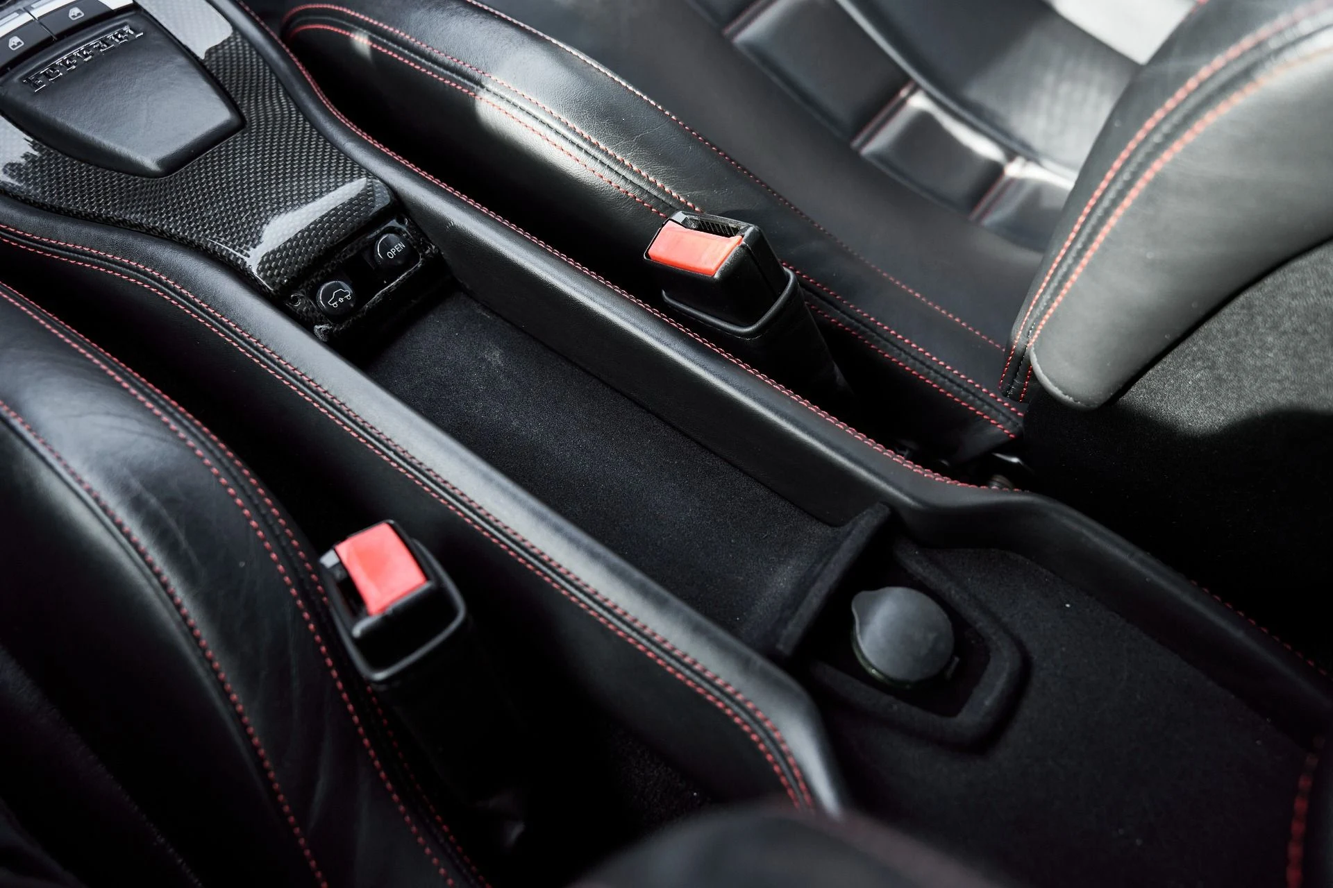 mph055_2570130380_Used_2012_Ferrari_458_Italia_Base_1766458218_b117c24ab1