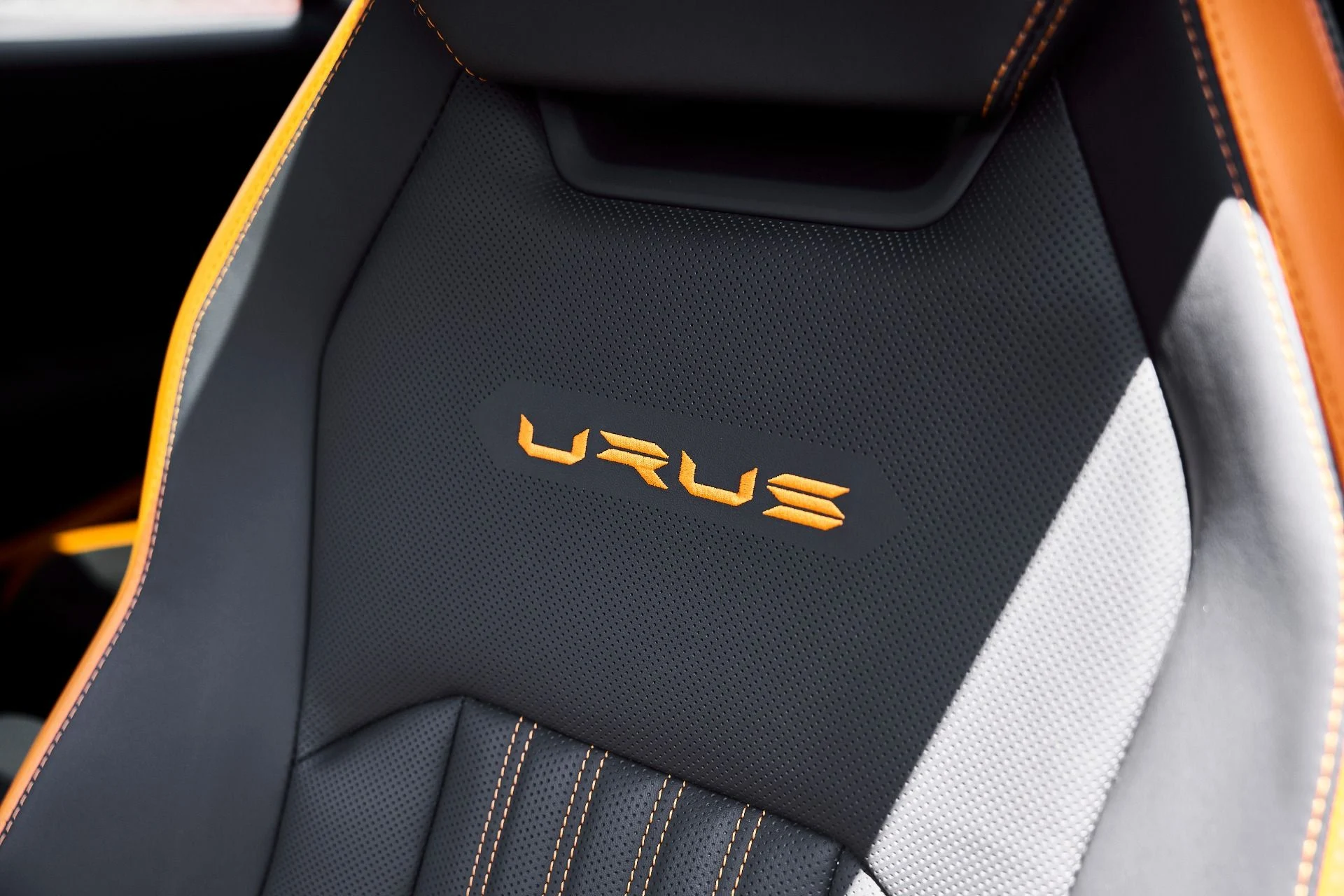 mph055_2580086728_Used_2023_Lamborghini_Urus_Performante_1778288954_28575eed3f