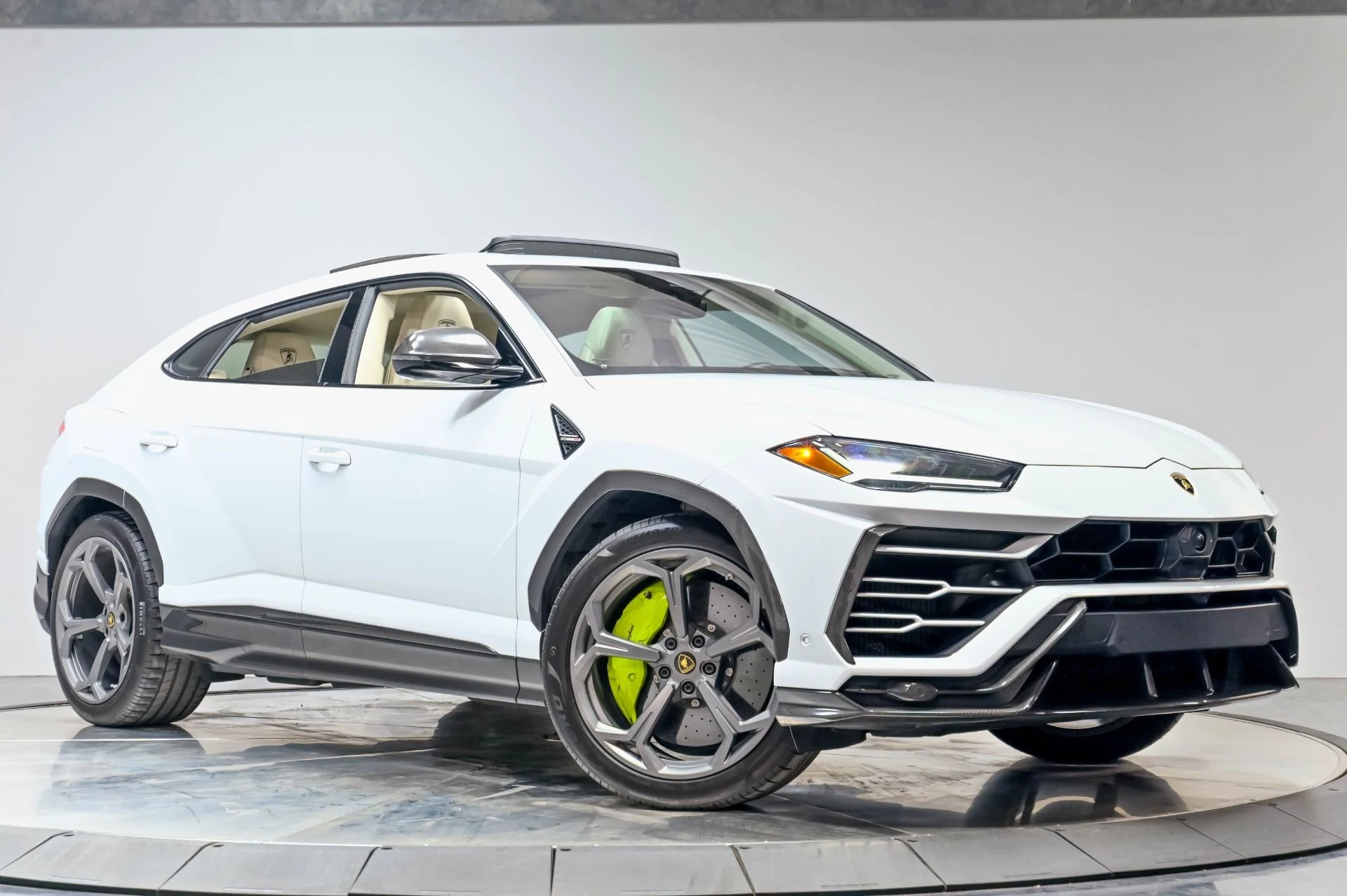 mph055_2582620746_Used_2020_Lamborghini_Urus_1778528583_3a72035591