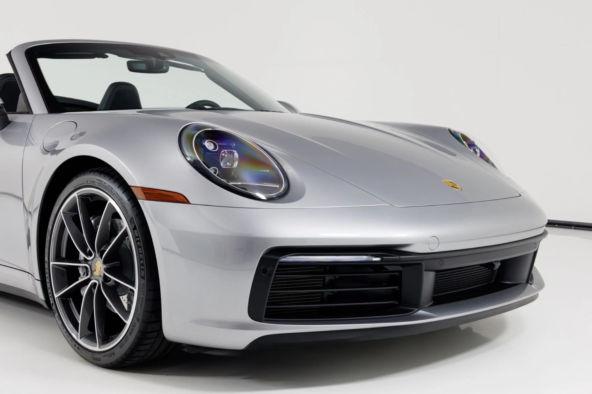 mph055_2607662205_Used_2022_Porsche_911_Carrera_1773941197_54771b0420